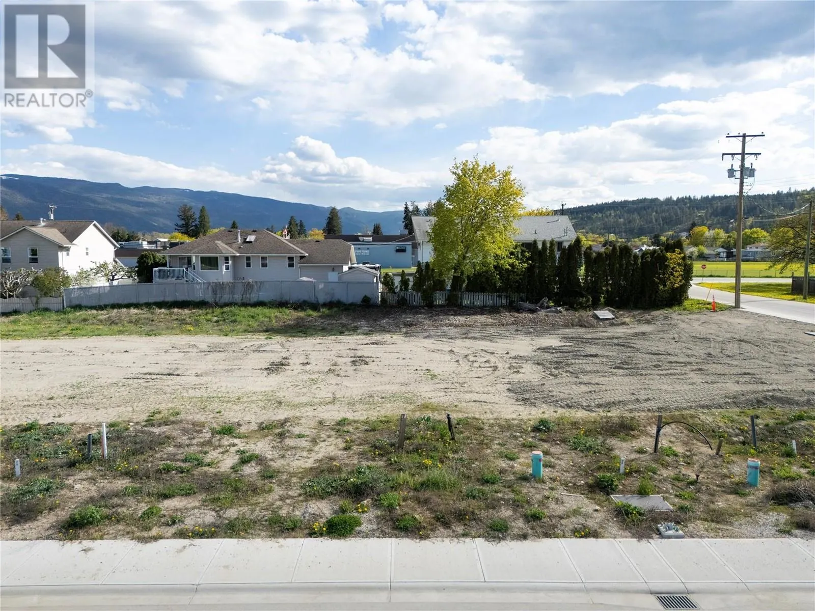 2028 Viewmount Court Lot# 33