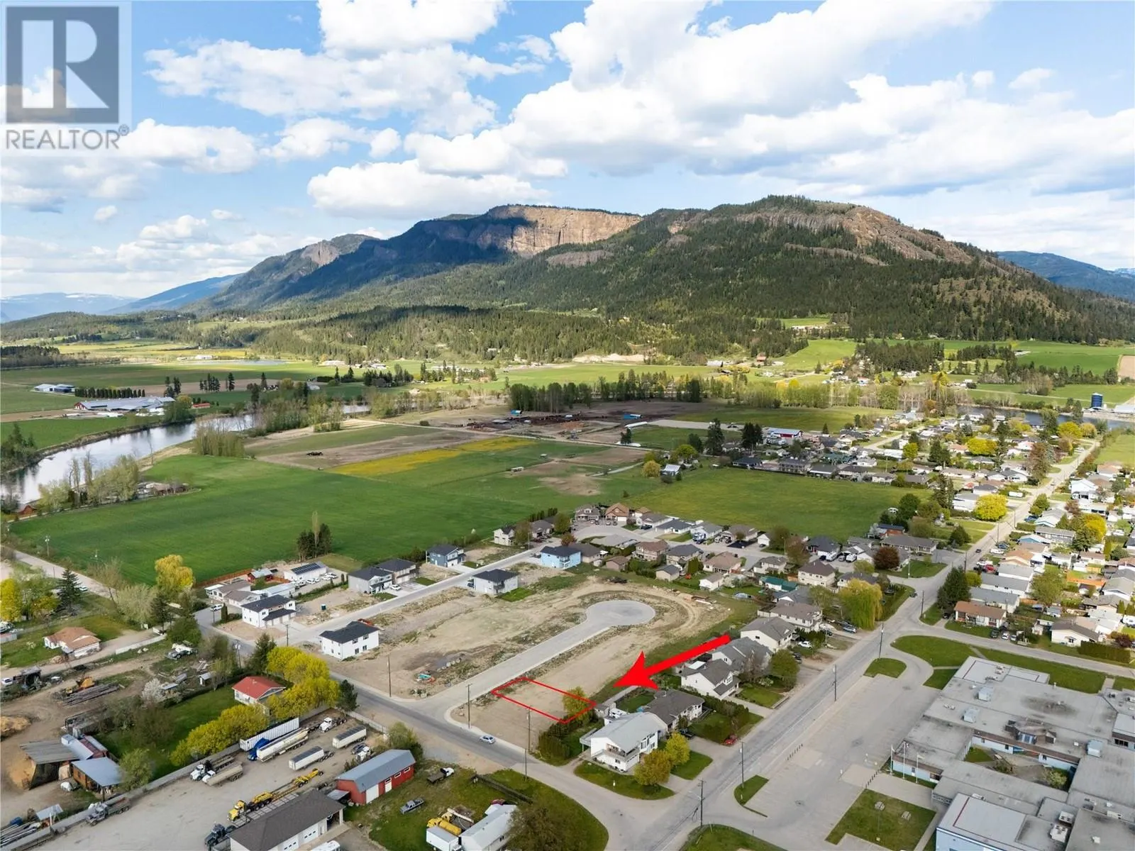 2028 Viewmount Court Lot# 33