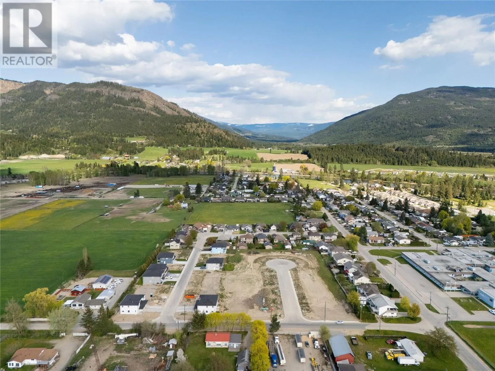 2028 Viewmount Court Lot# 33