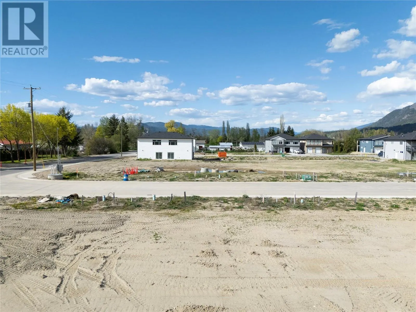 2028 Viewmount Court Lot# 33