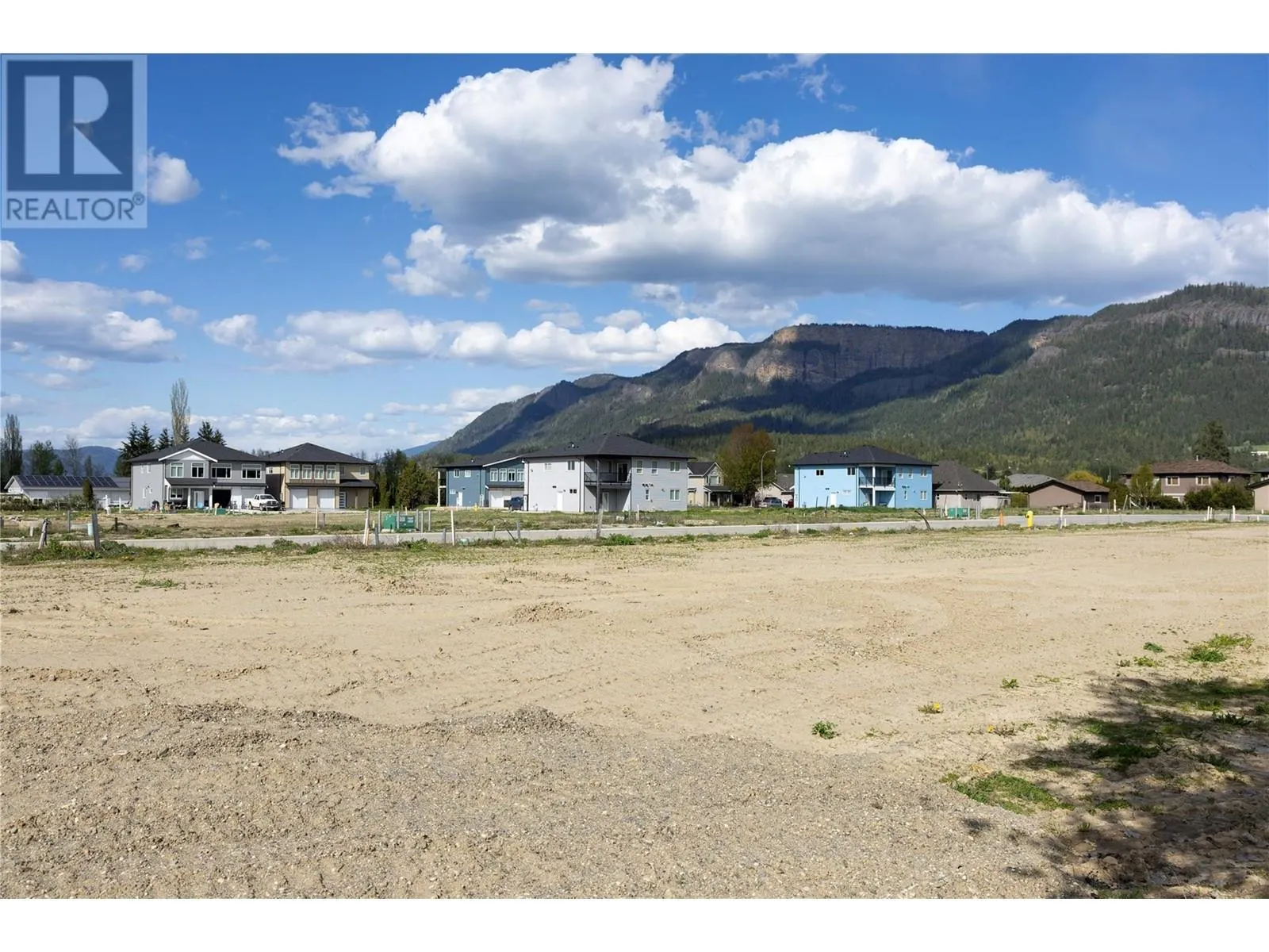 2028 Viewmount Court Lot# 33