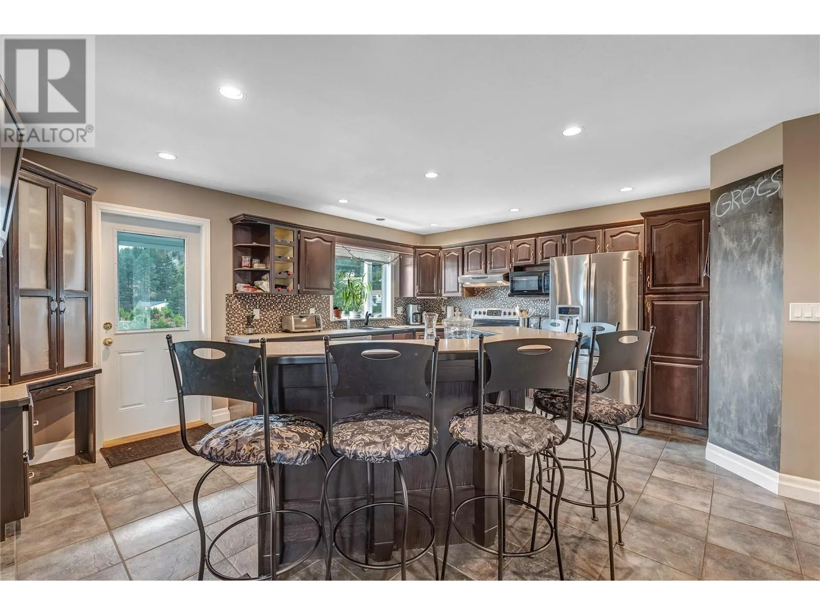 6401 Harrison Heights