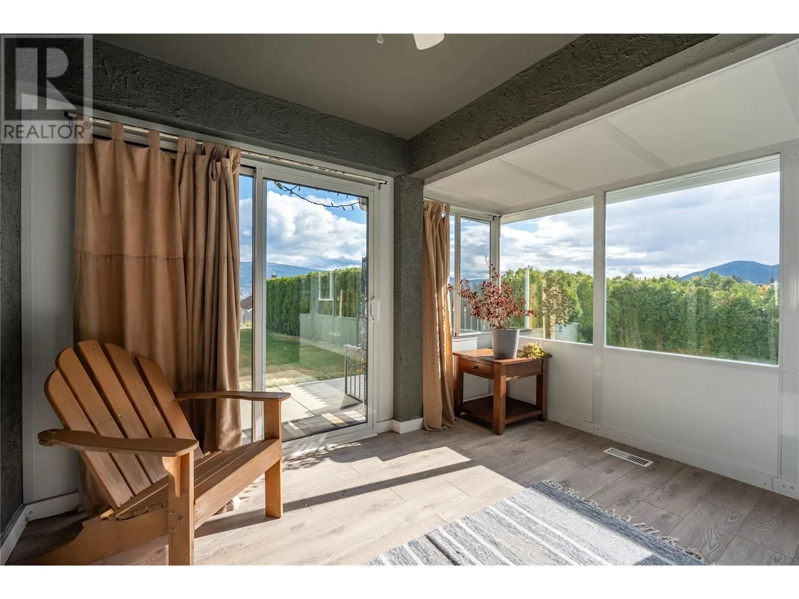 6401 Harrison Heights