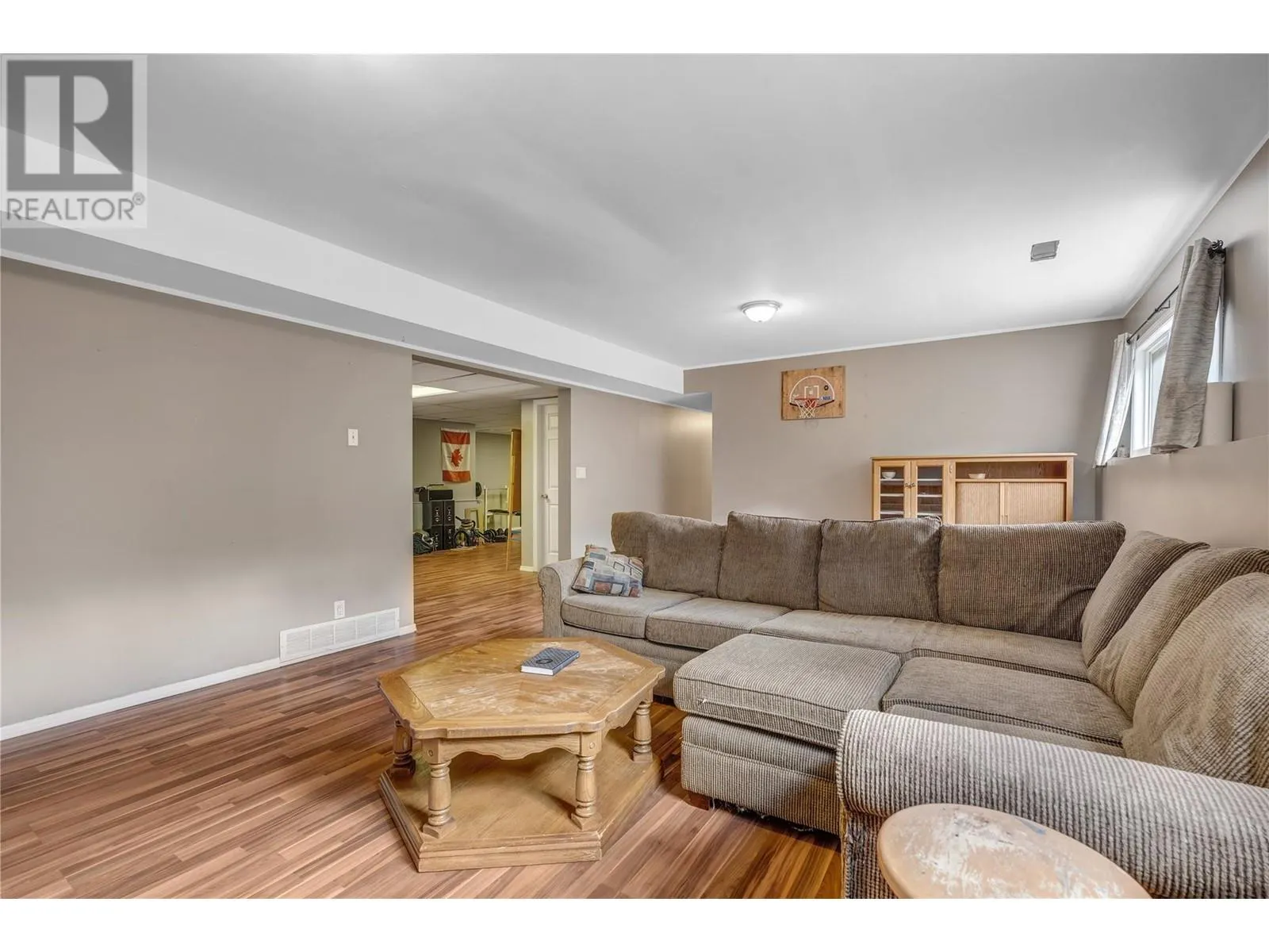 6401 Harrison Heights