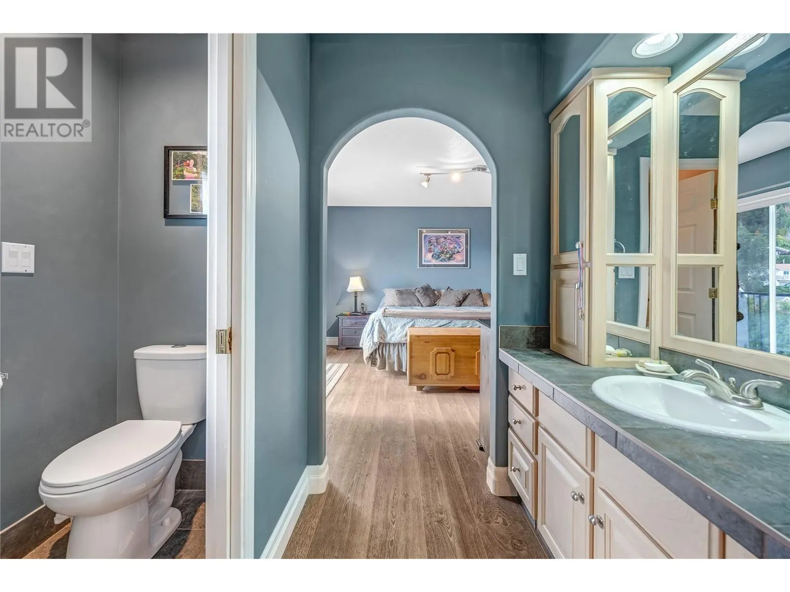 6401 Harrison Heights