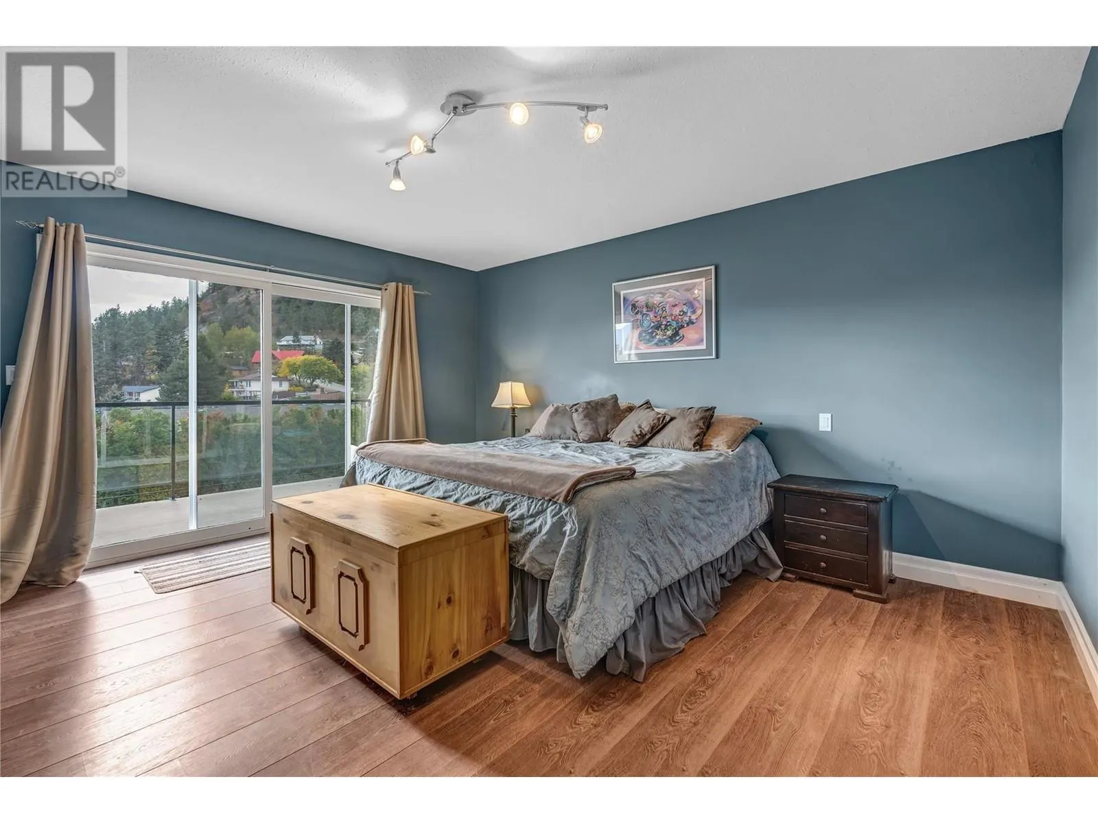 6401 Harrison Heights
