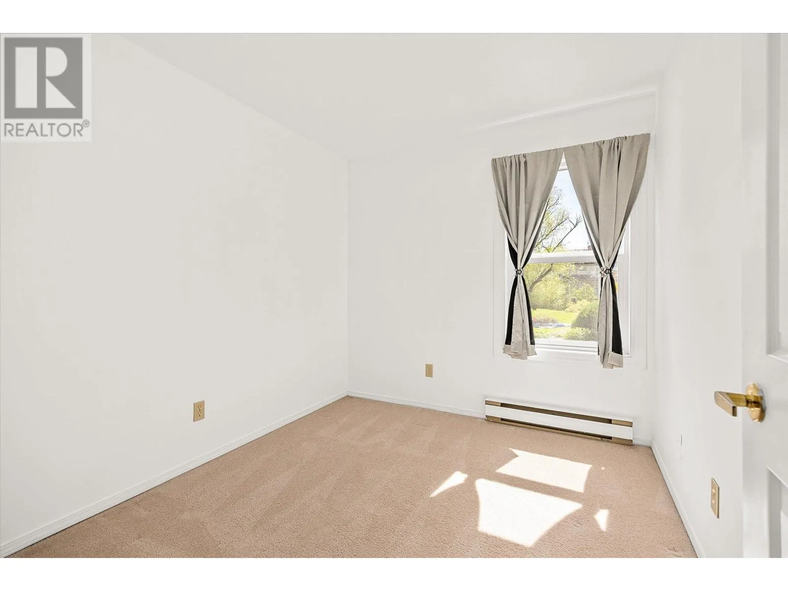 575 Sutherland Avenue Unit# 122