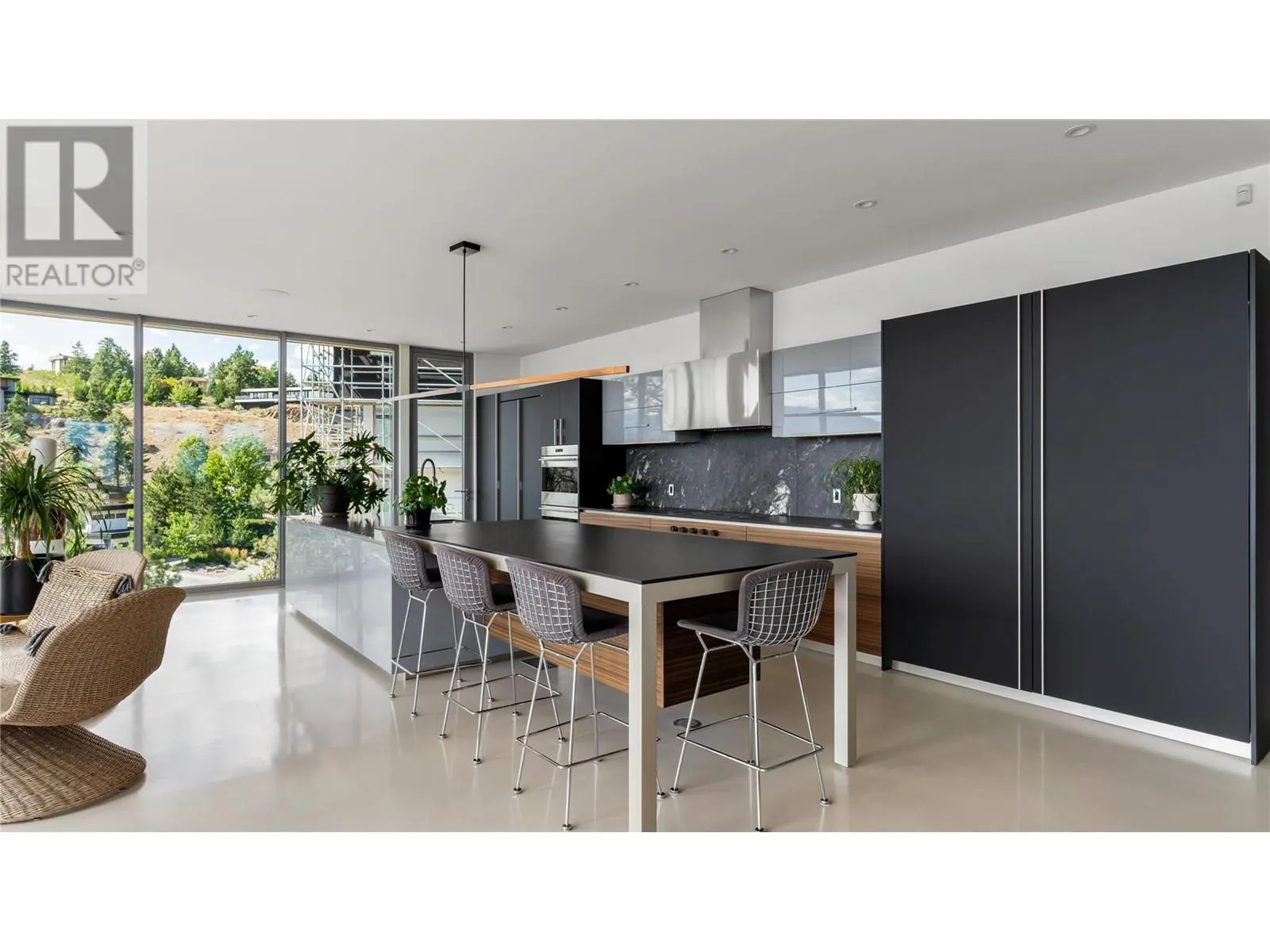 764 Rockcliffe Place