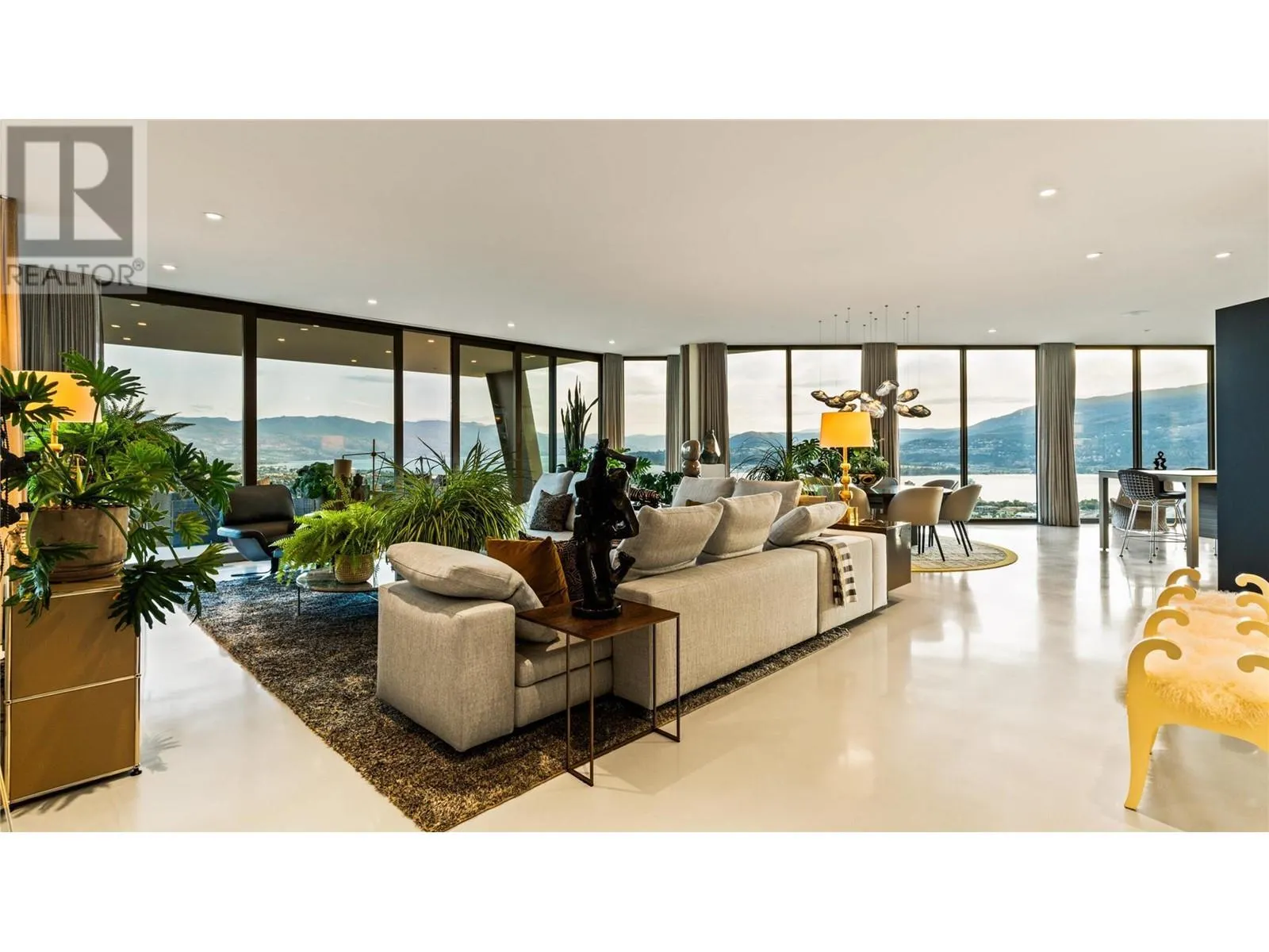 764 Rockcliffe Place