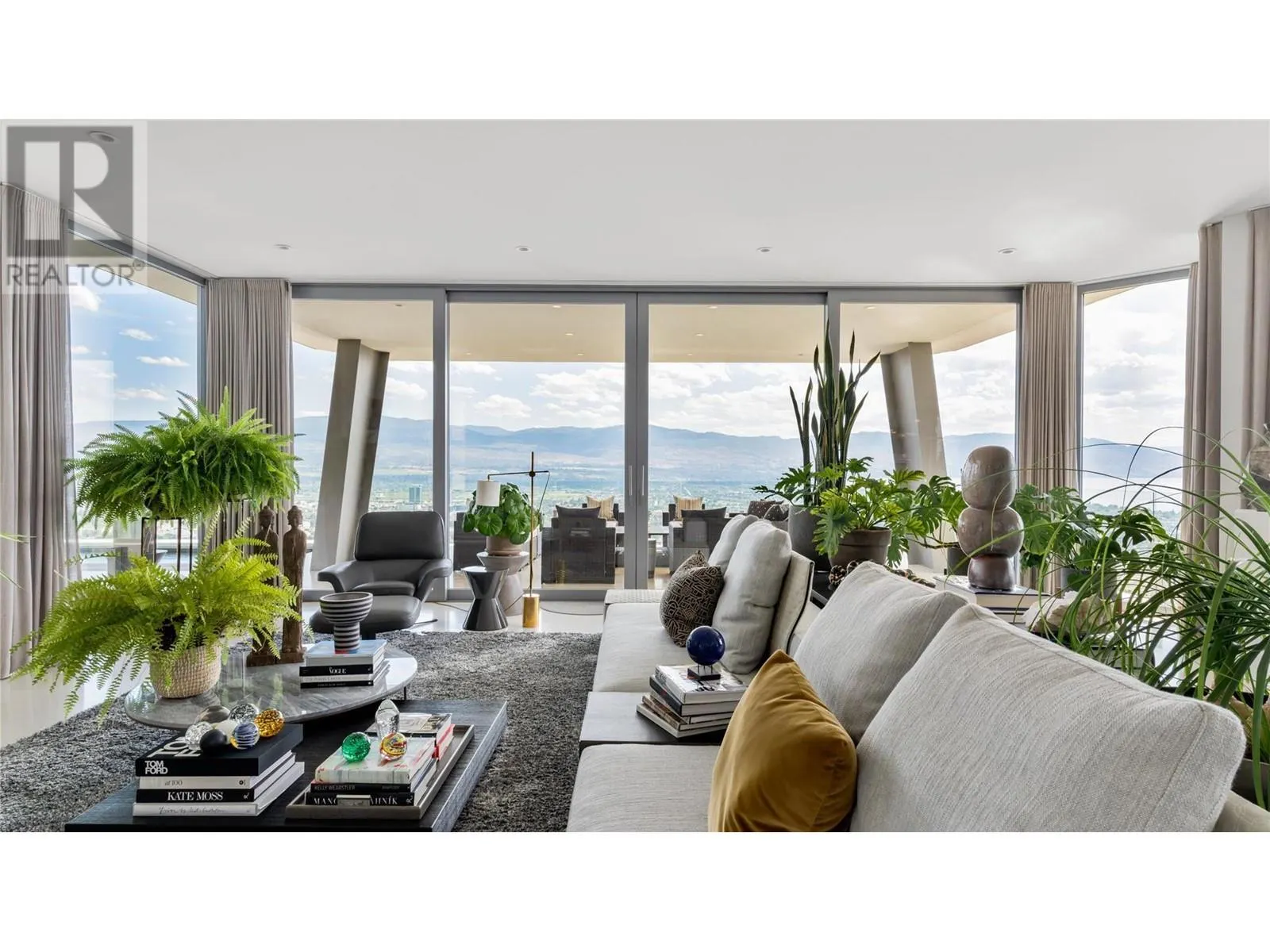 764 Rockcliffe Place