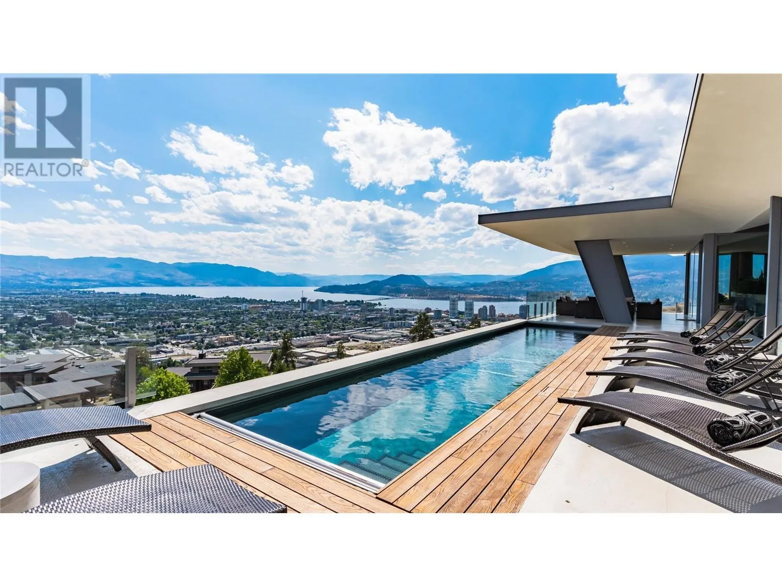 764 Rockcliffe Place