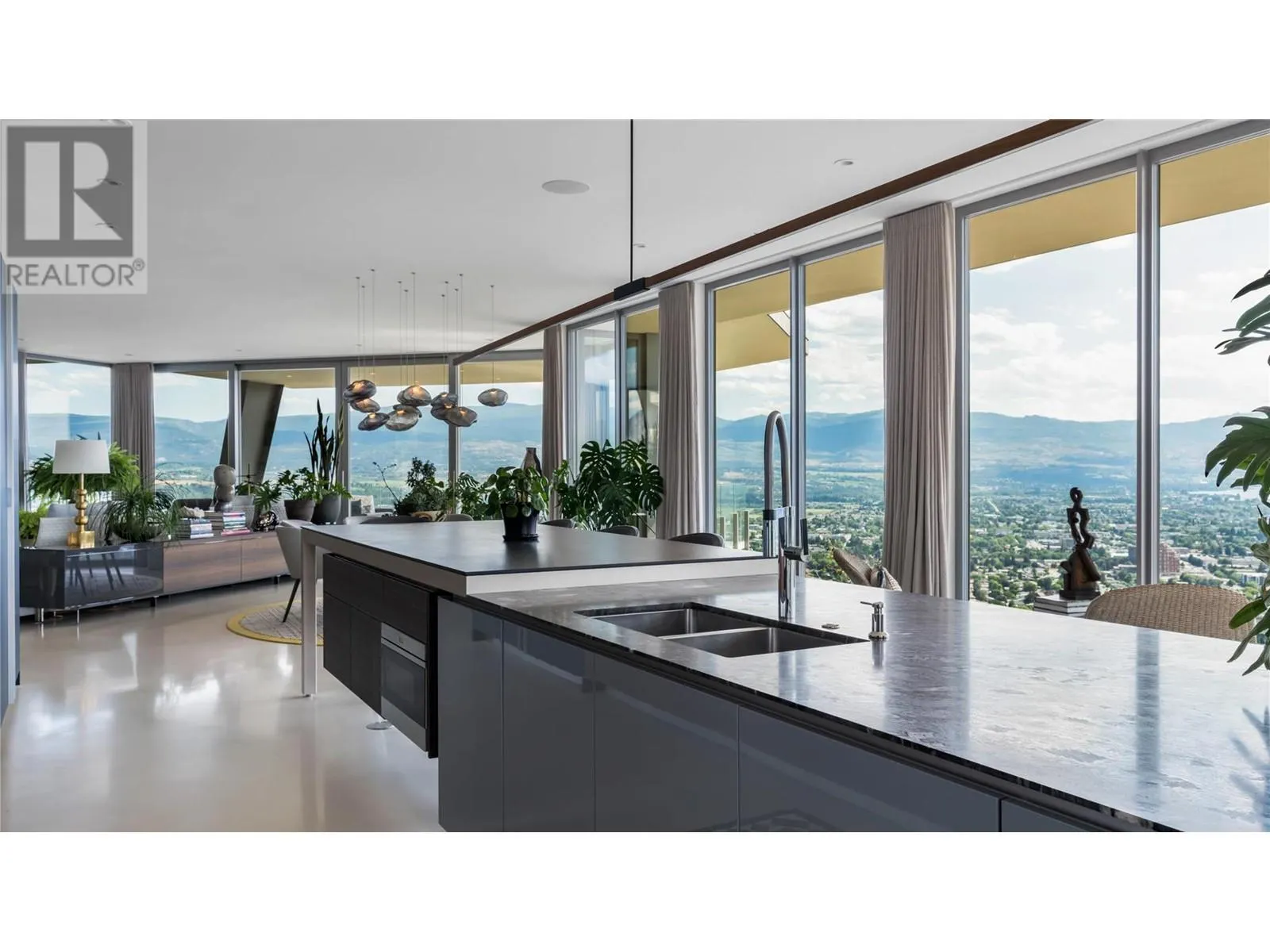 764 Rockcliffe Place