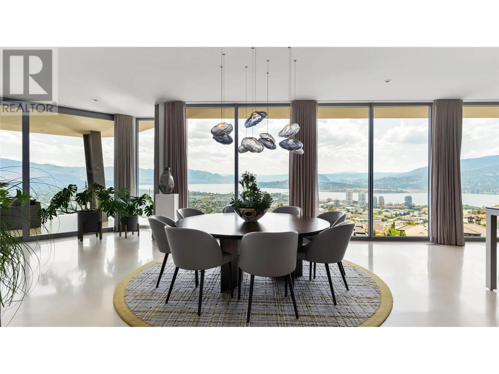 764 Rockcliffe Place