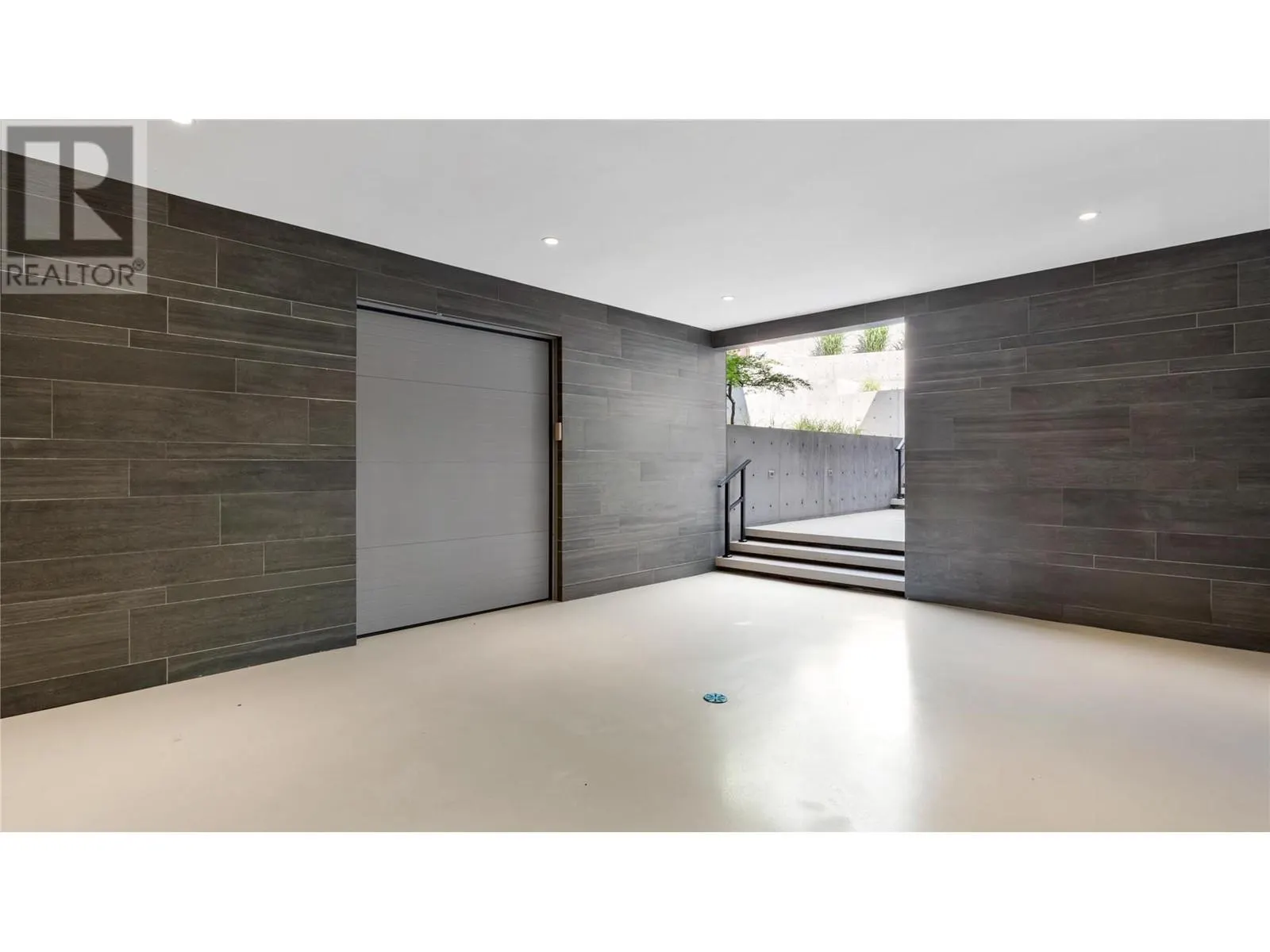 764 Rockcliffe Place