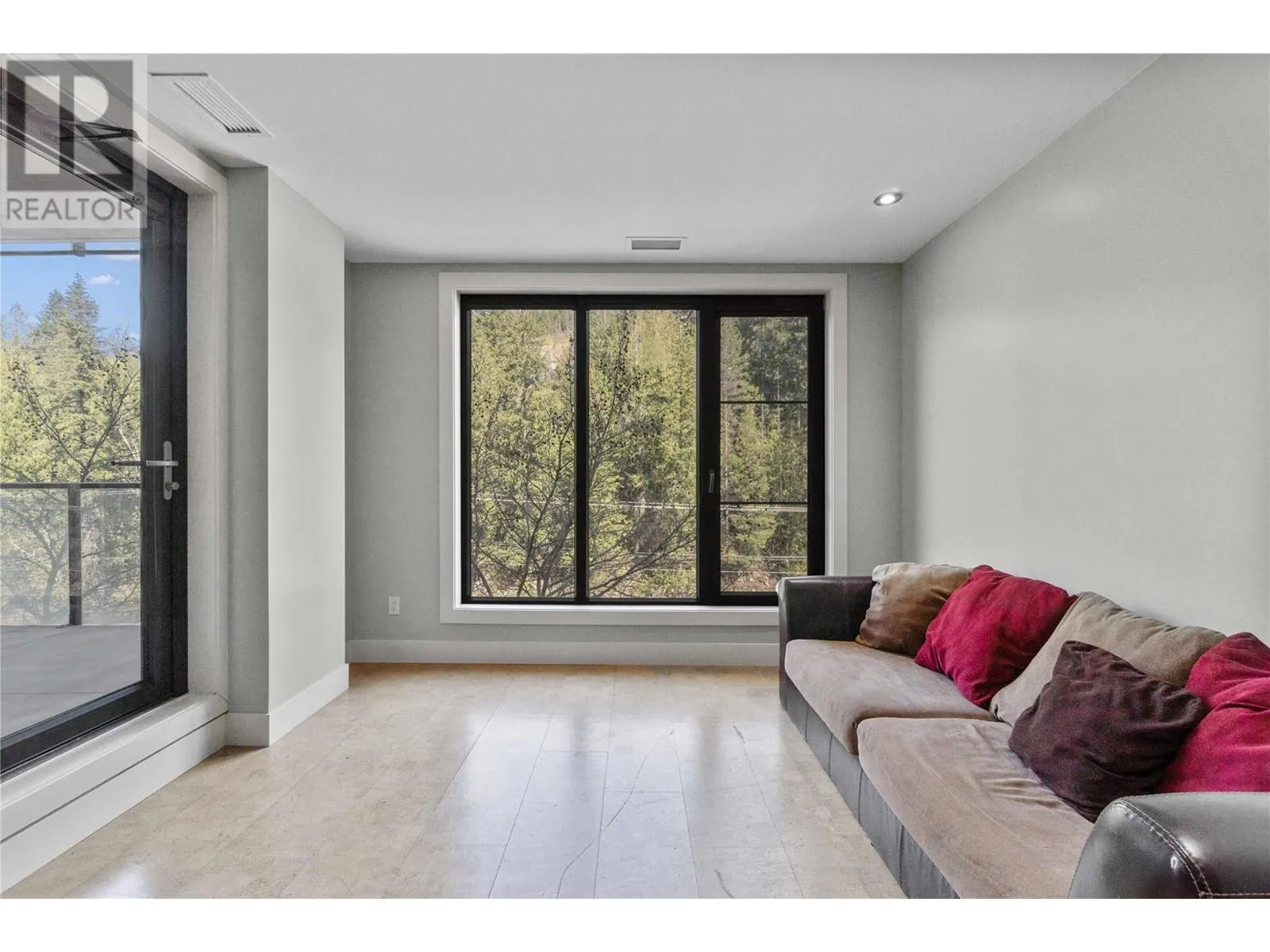 326 Mara Lake Lane Unit# 410