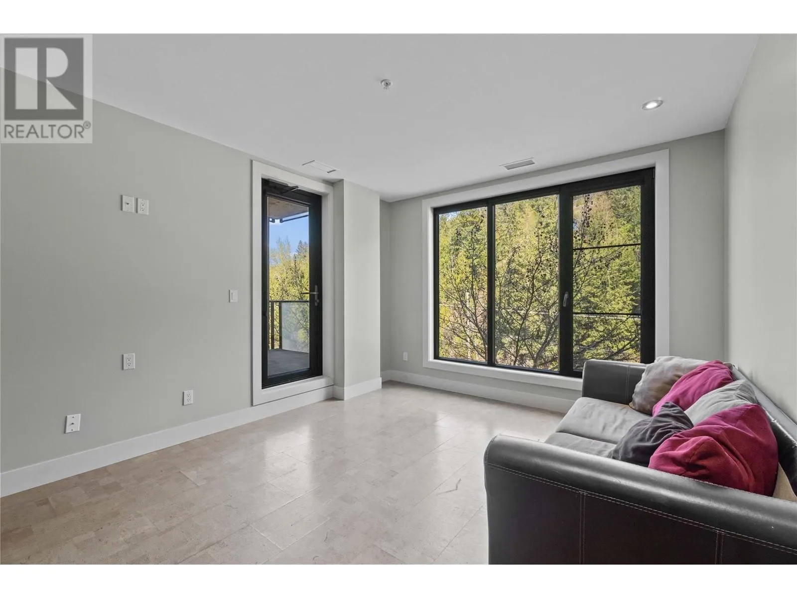 326 Mara Lake Lane Unit# 410