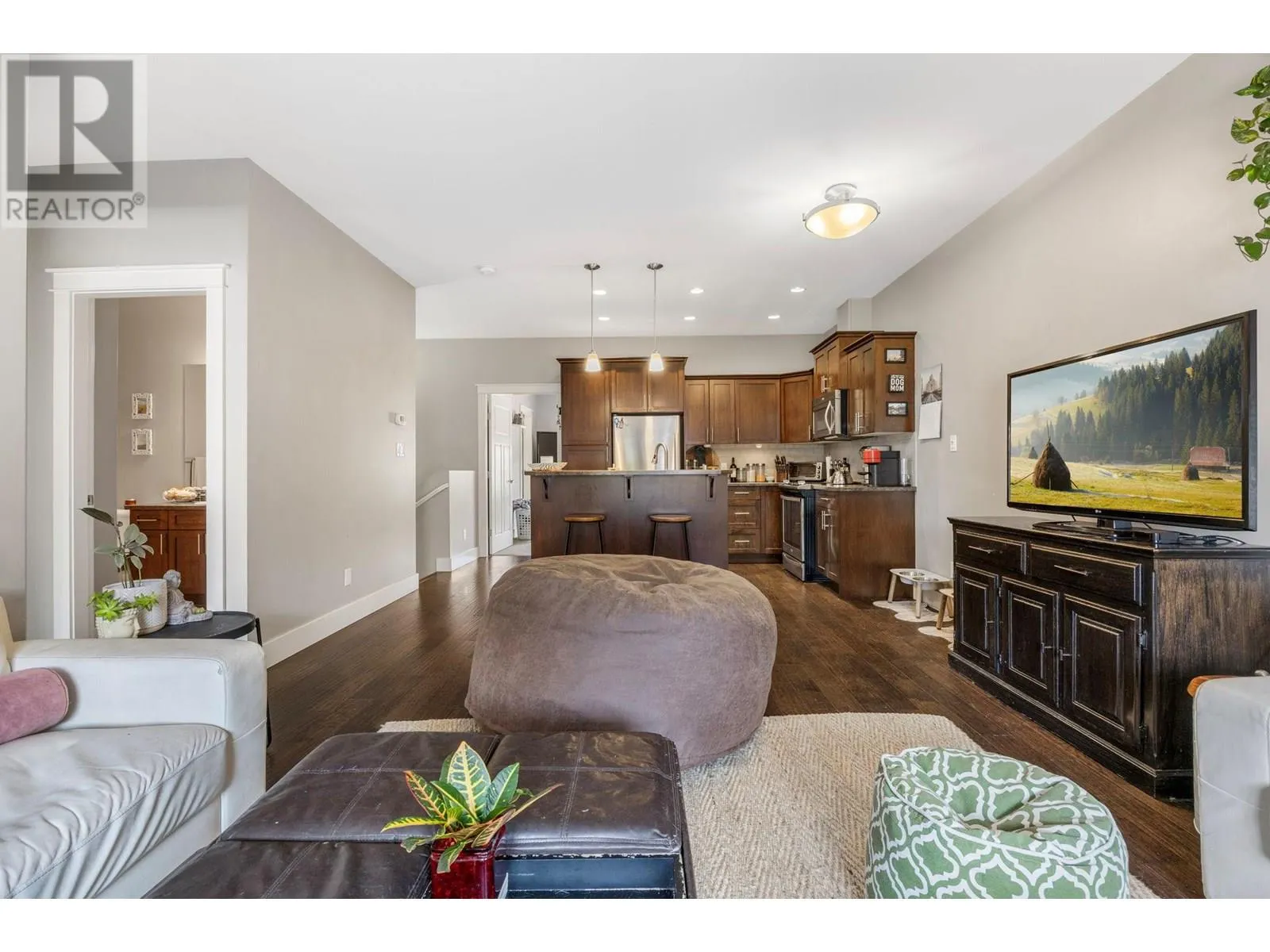 3606 25 Avenue Unit# 103