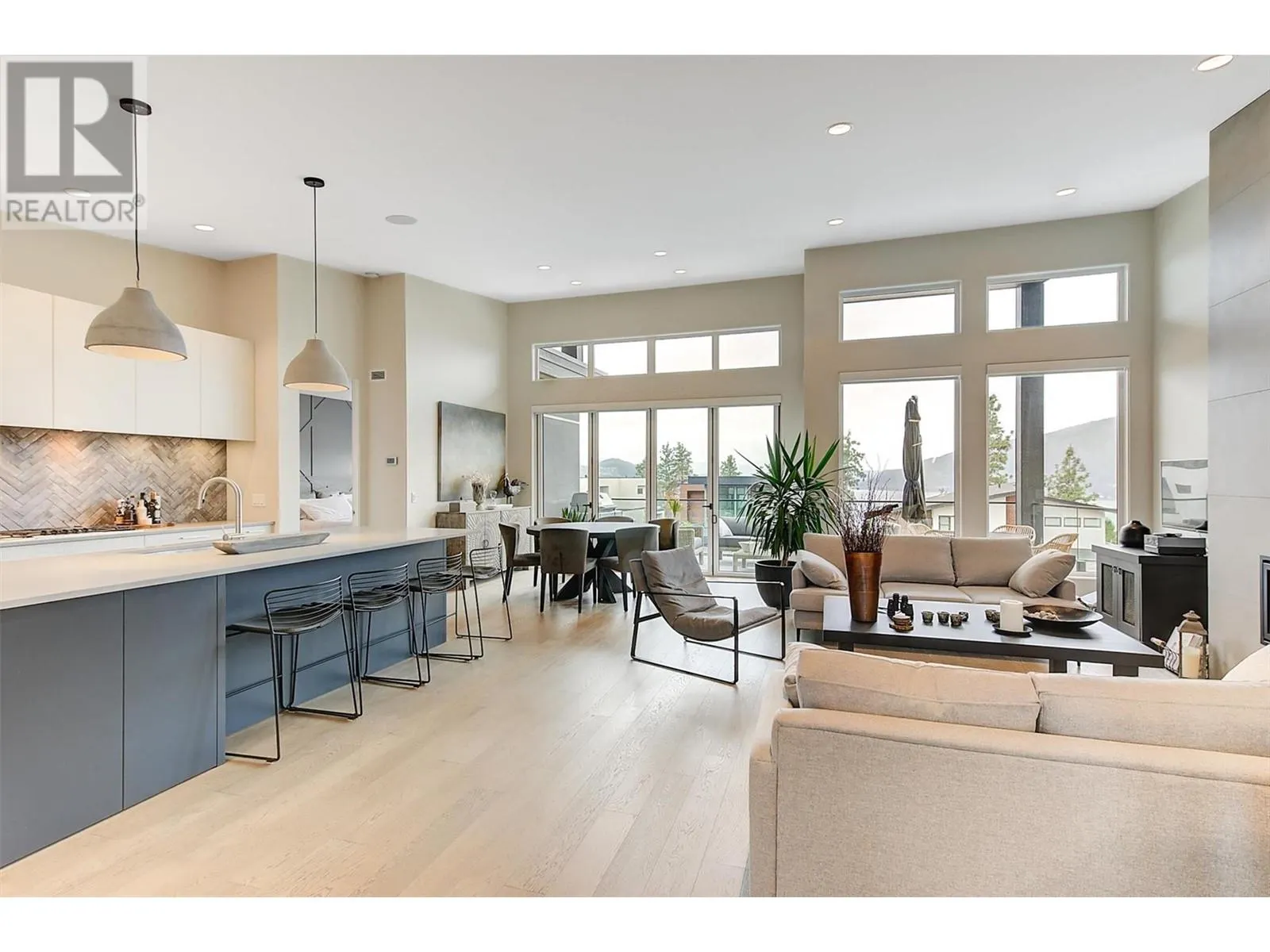 9728 Centrestone Crescent
