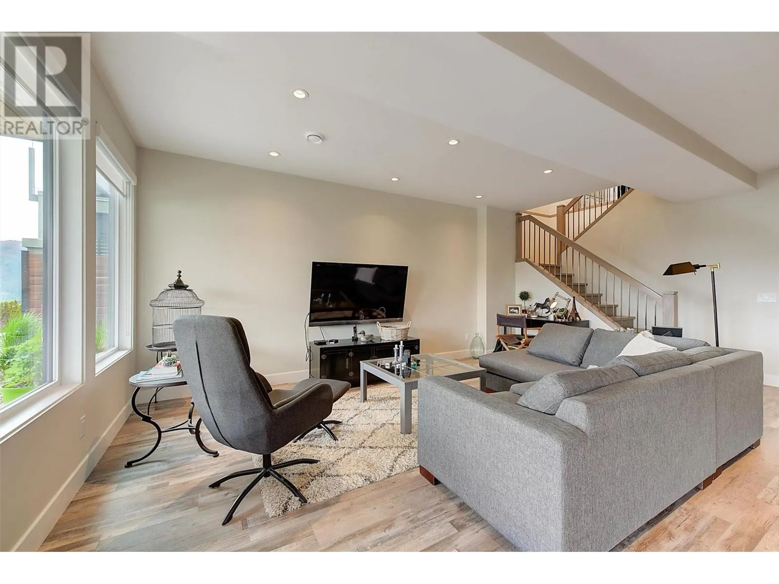 9728 Centrestone Crescent