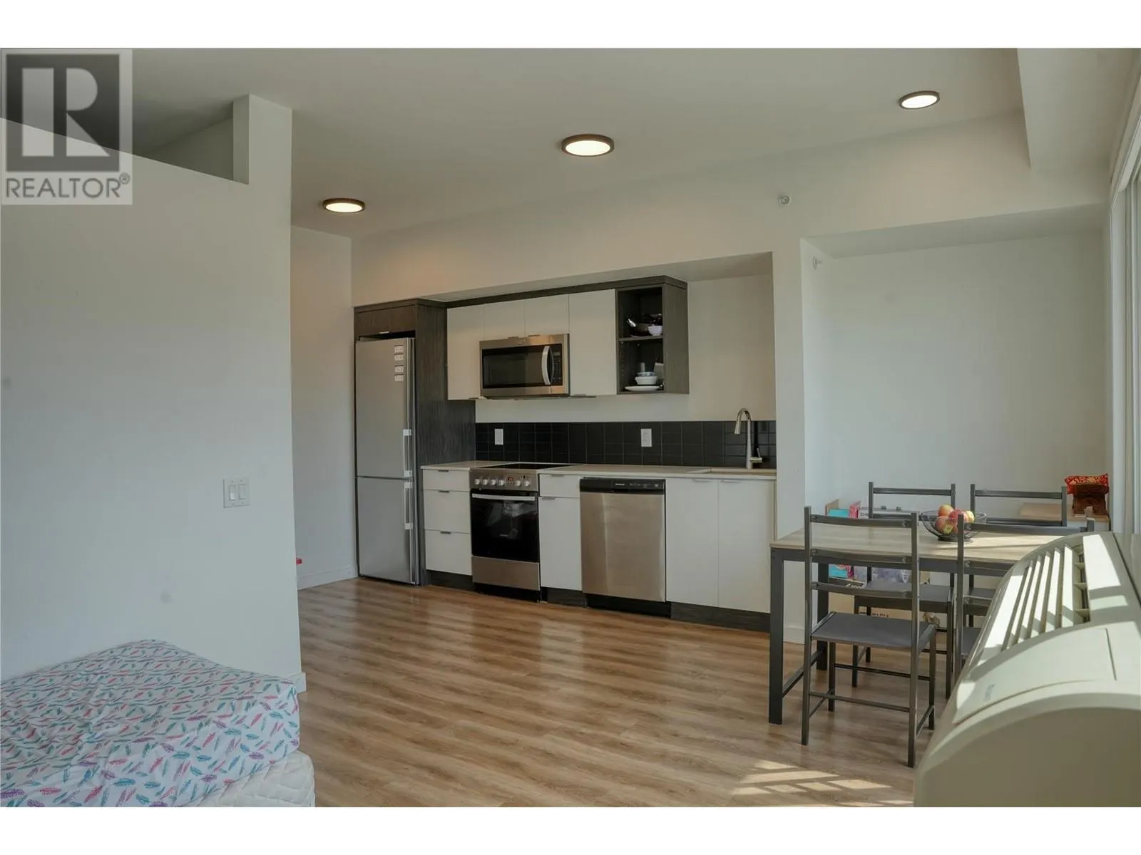 615 Rutland Road N Unit# 517