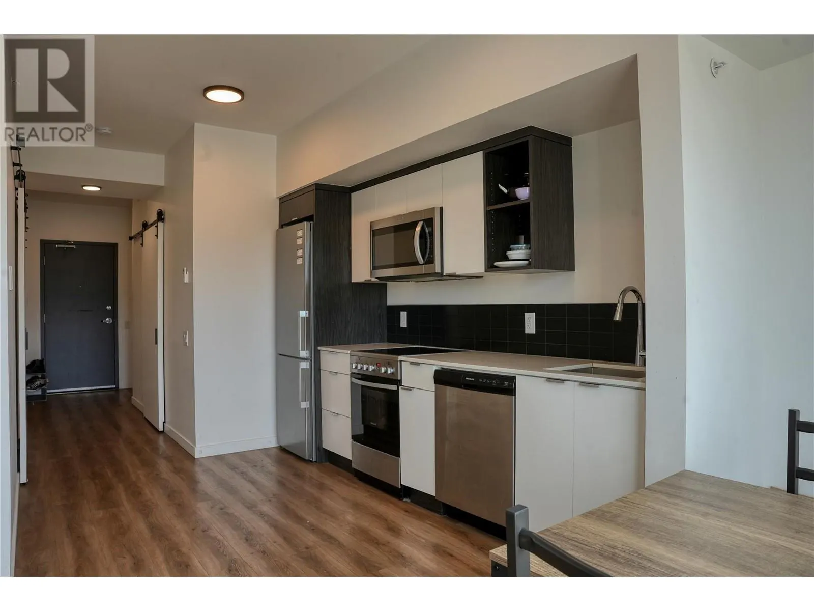 615 Rutland Road N Unit# 517