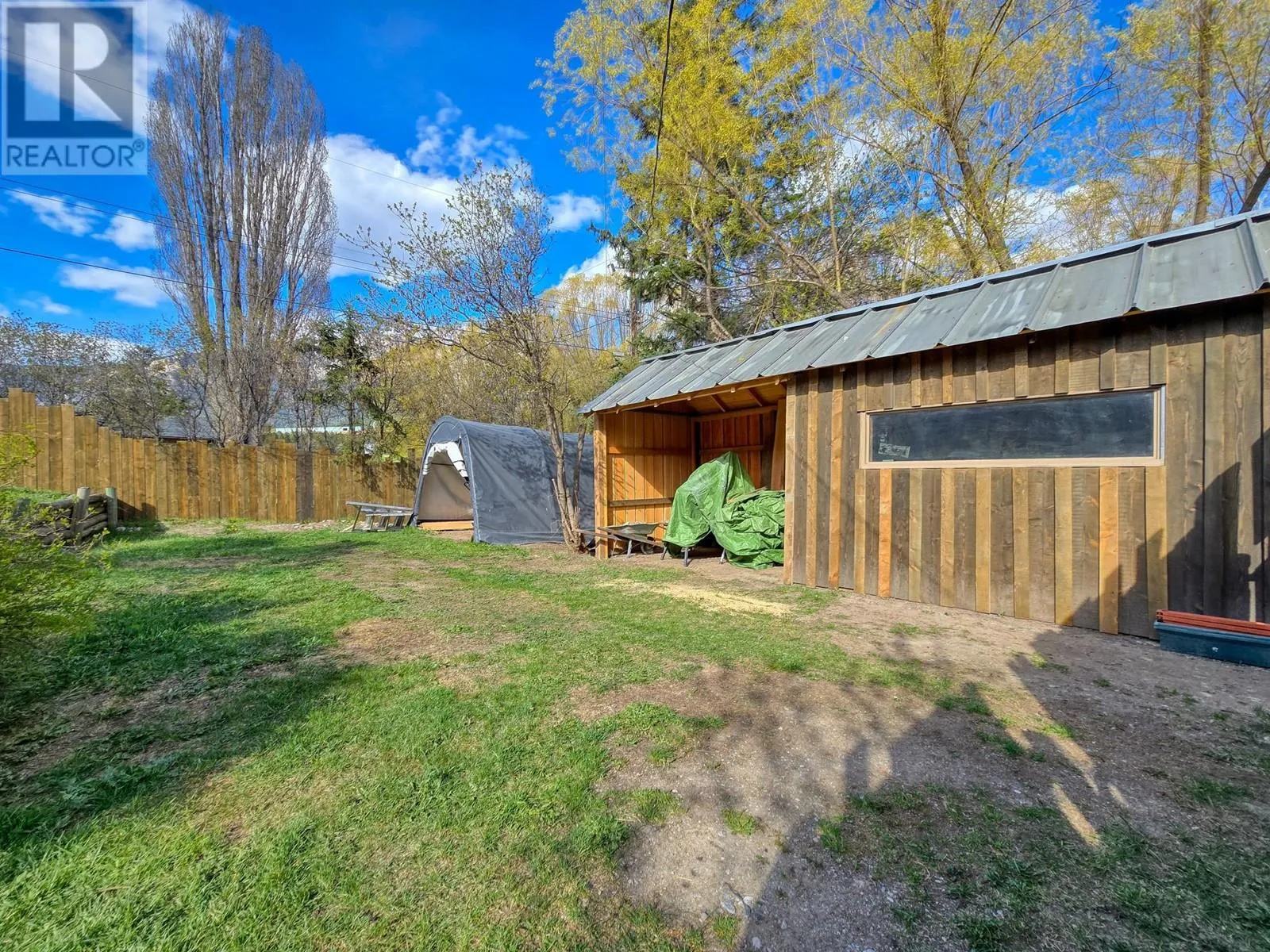 5765 COLUMBIA Road