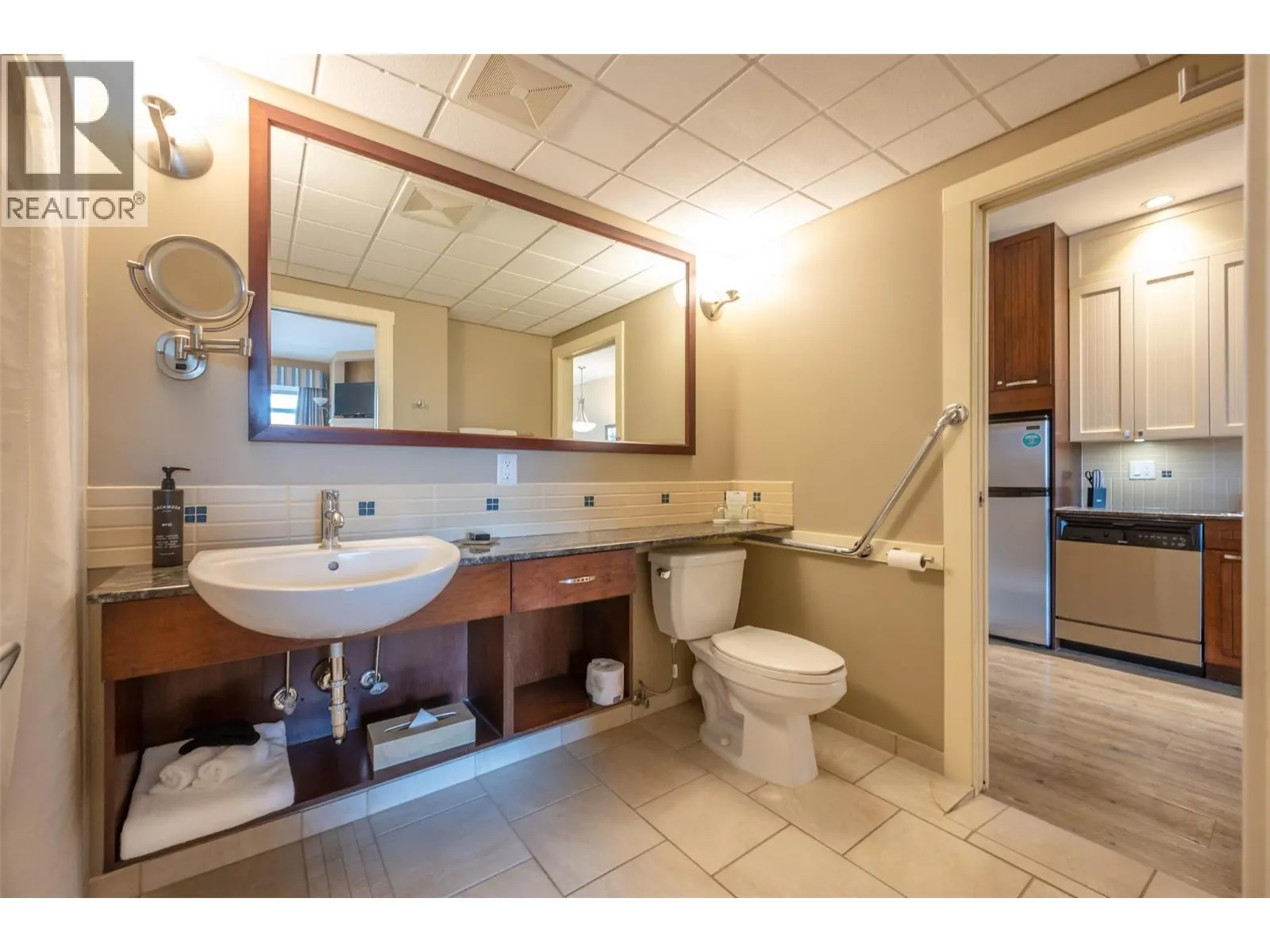 13011 Lakeshore Drive Unit# 105