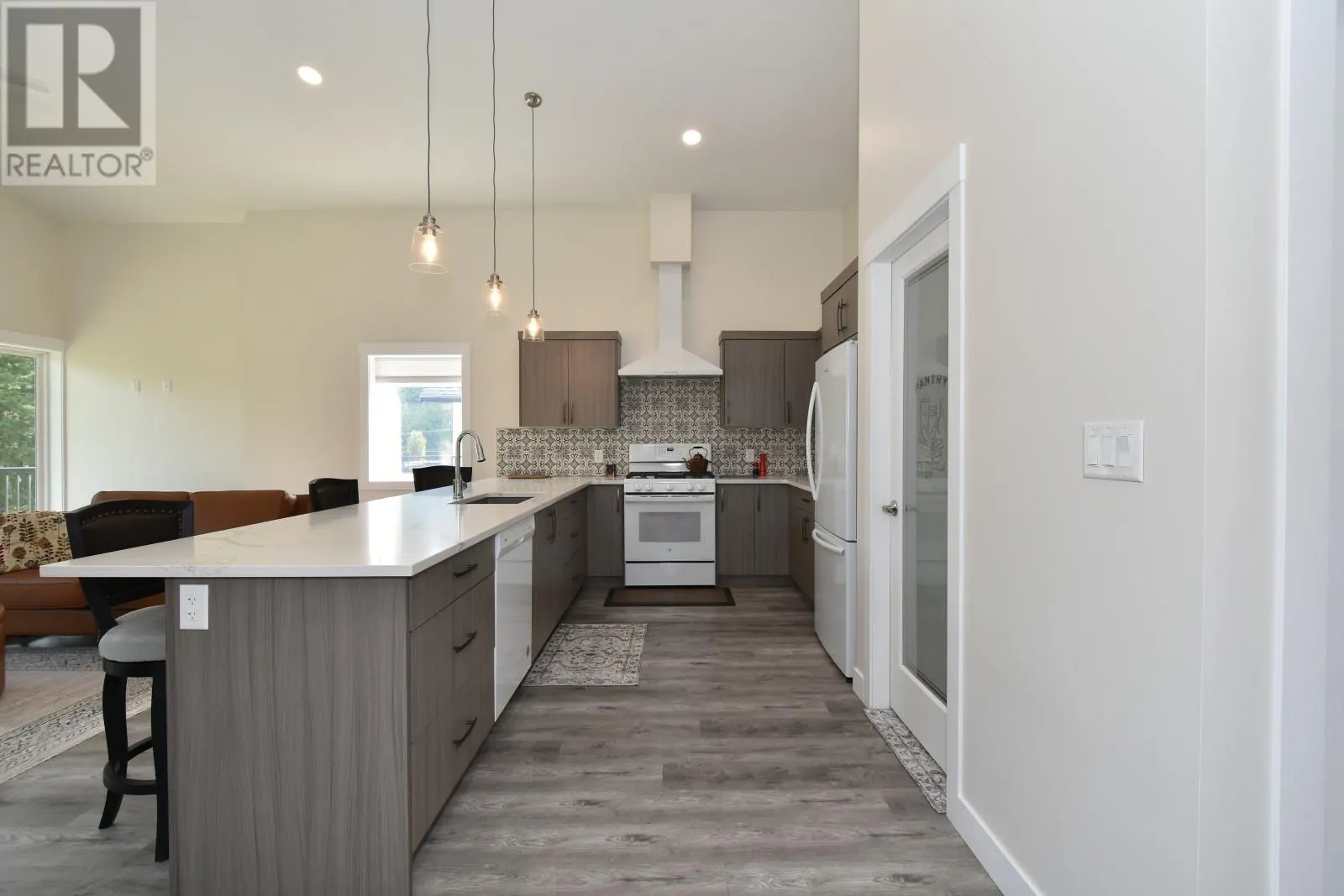 3044 Cedar Drive