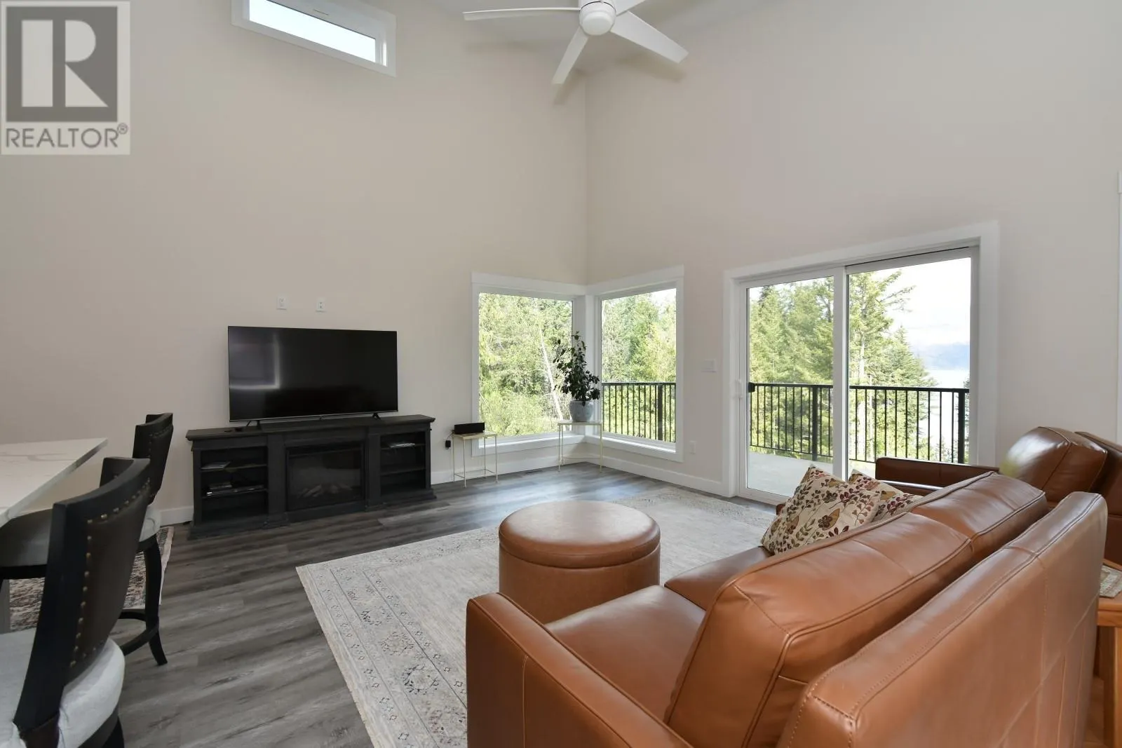 3044 Cedar Drive