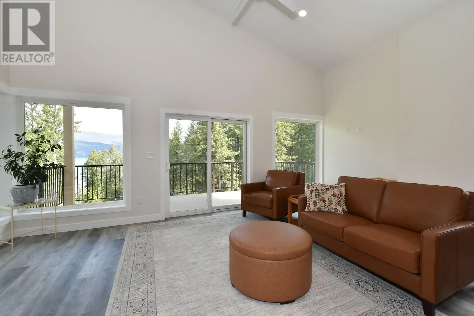 3044 Cedar Drive