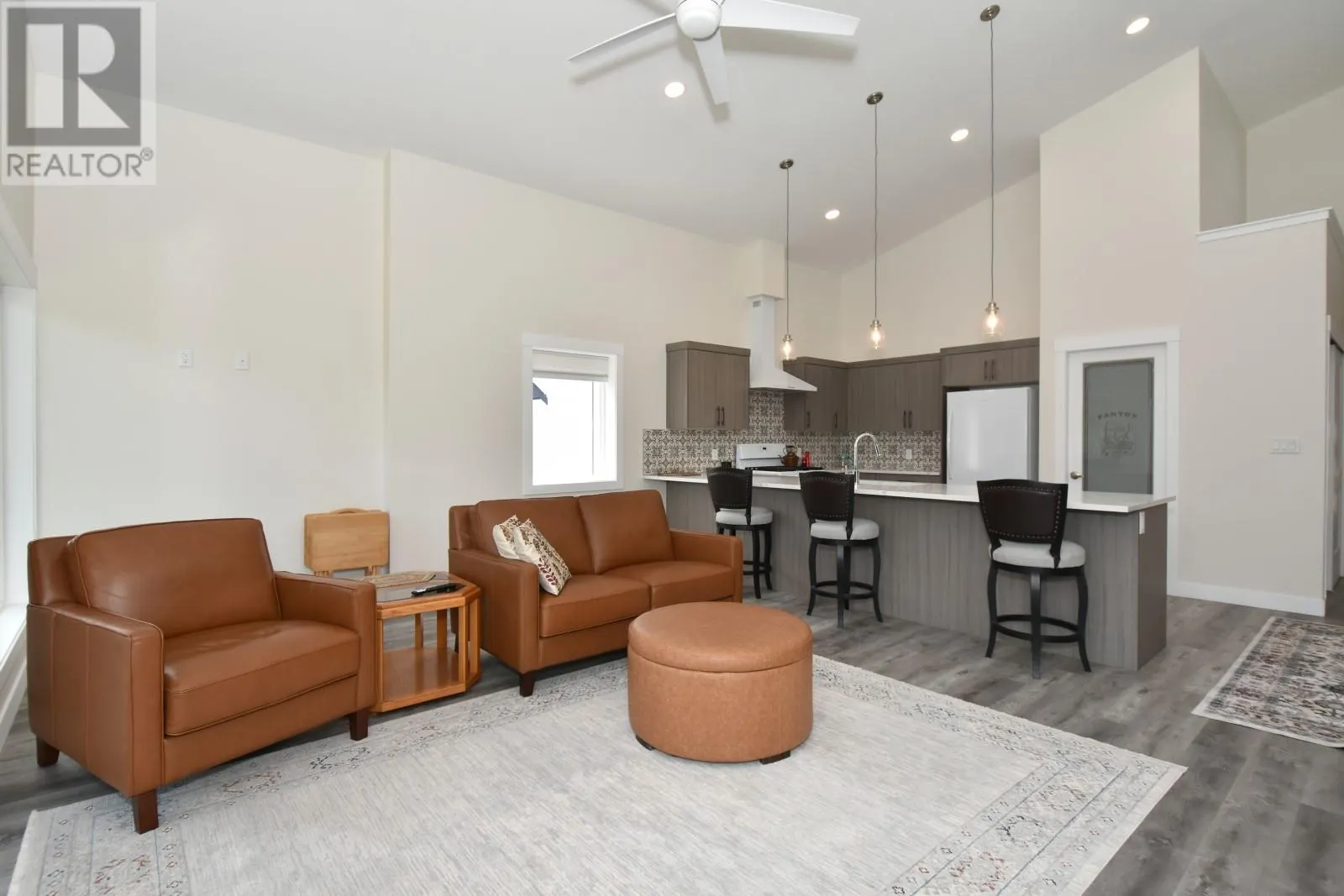 3044 Cedar Drive