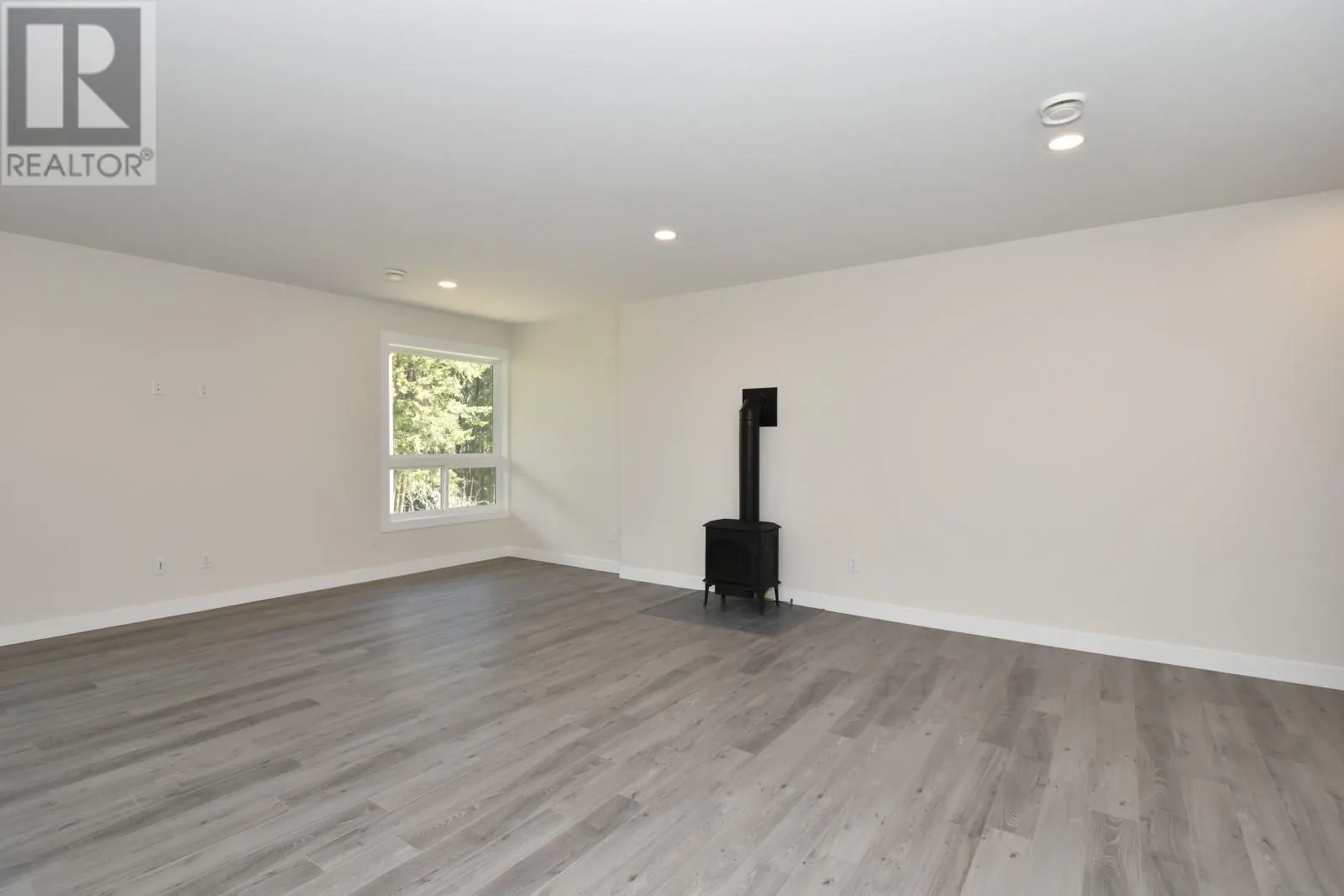 3044 Cedar Drive
