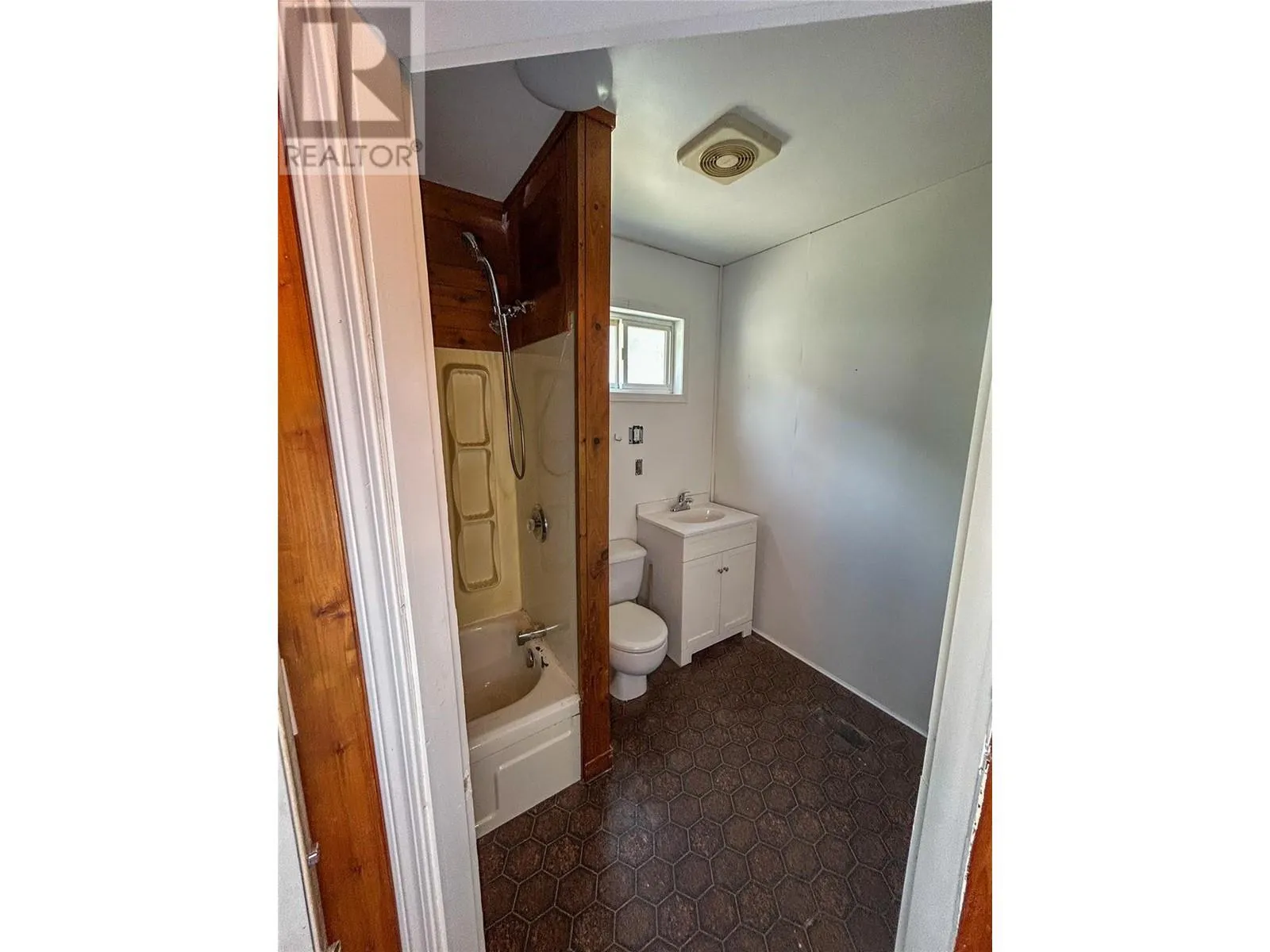 1486 PASS CREEK Road