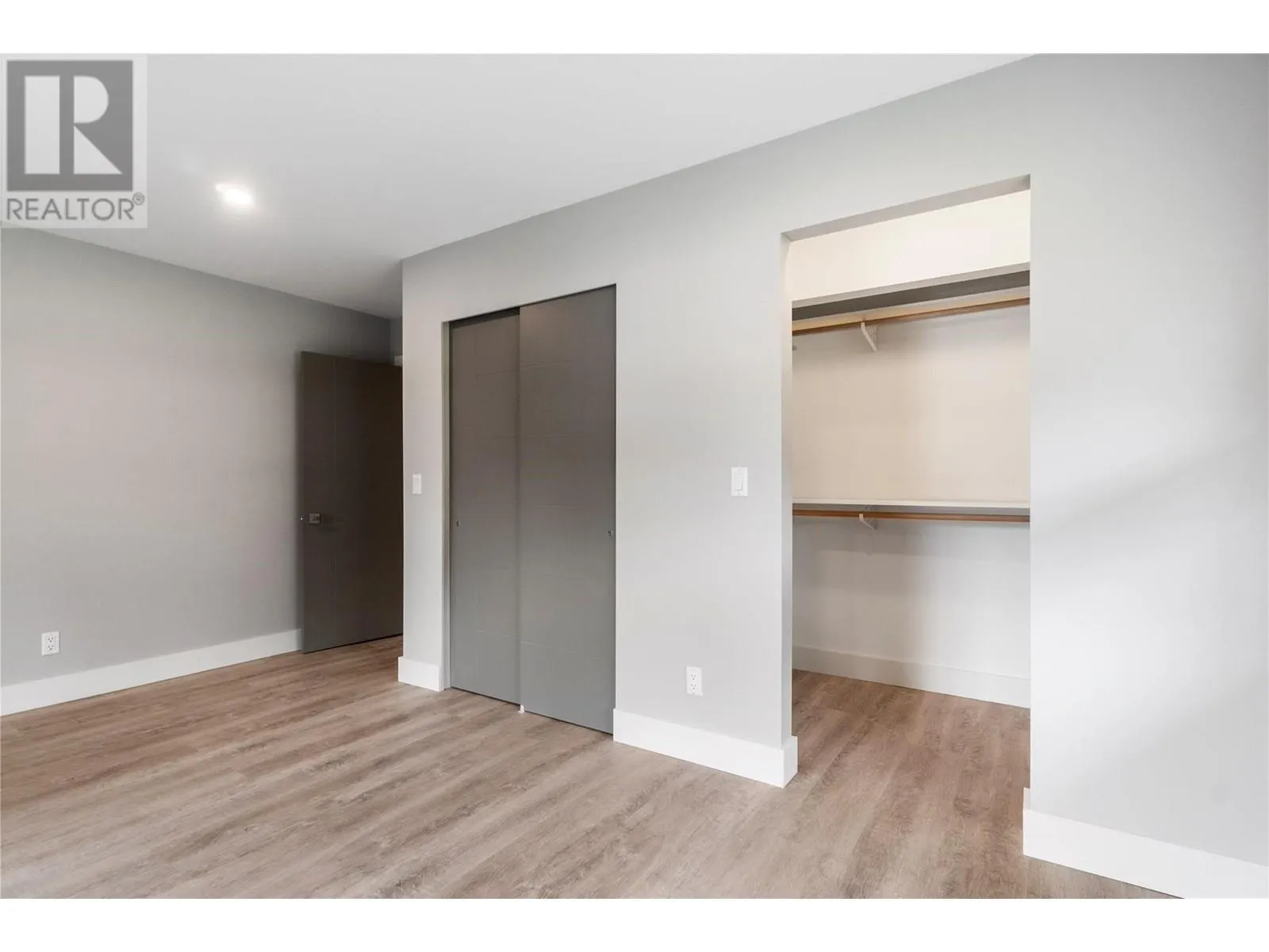 1851 70 Street SE