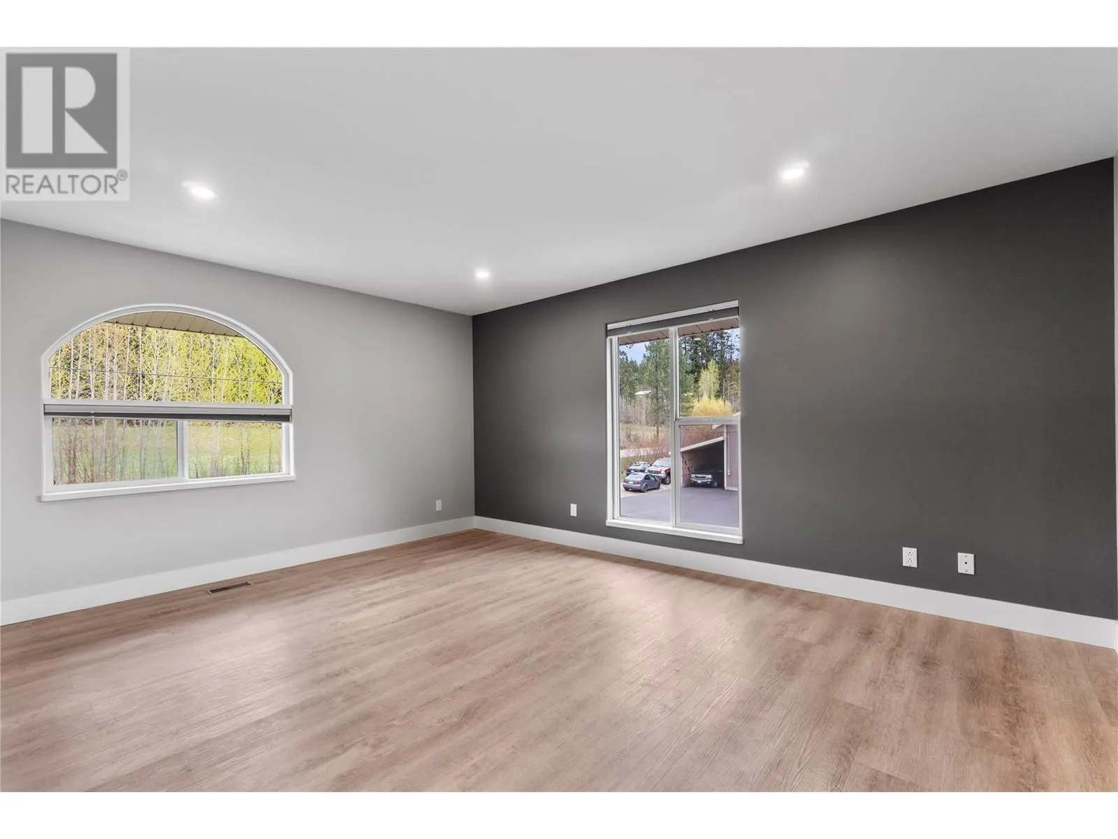 1851 70 Street SE