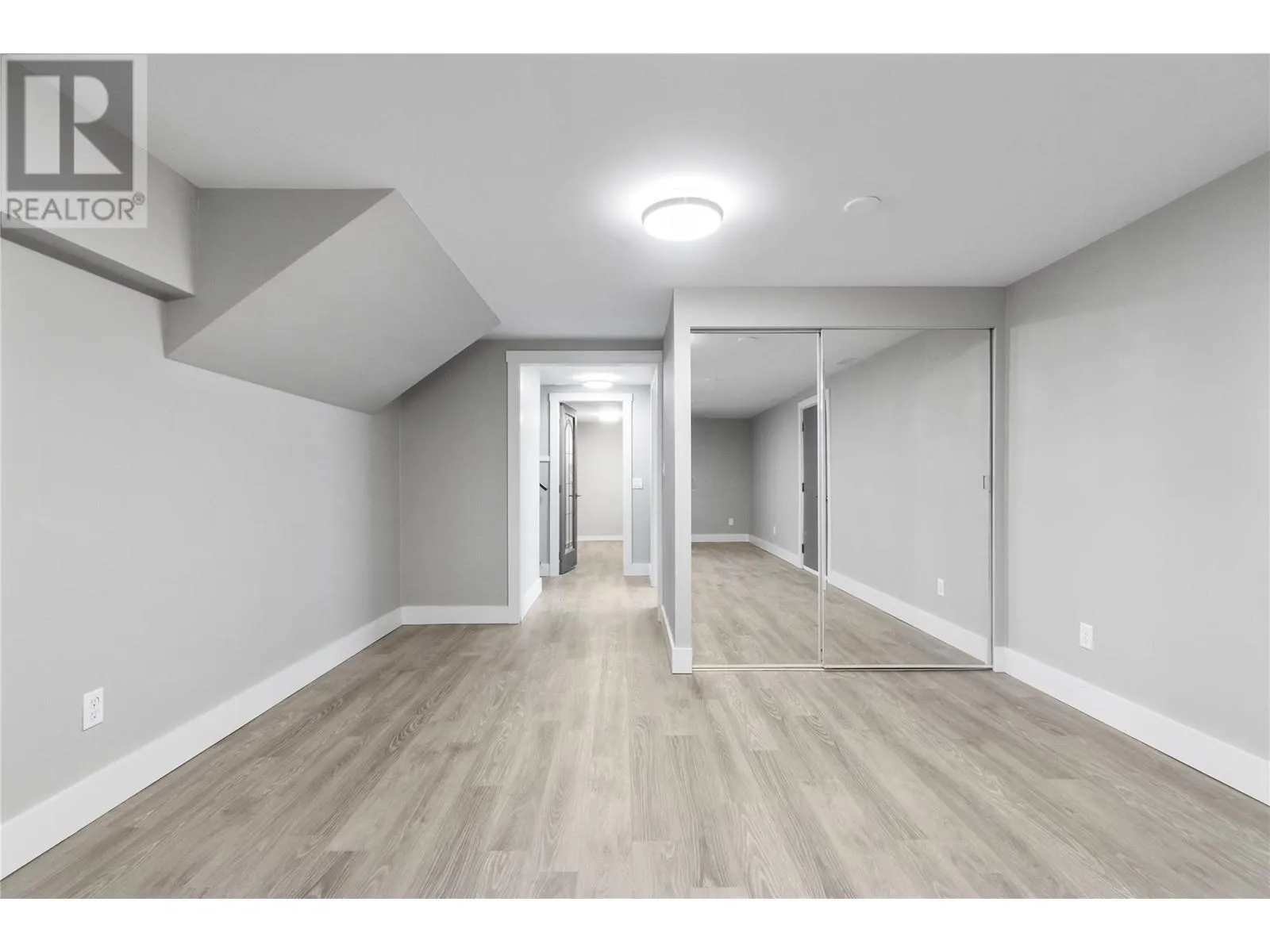 1851 70 Street SE