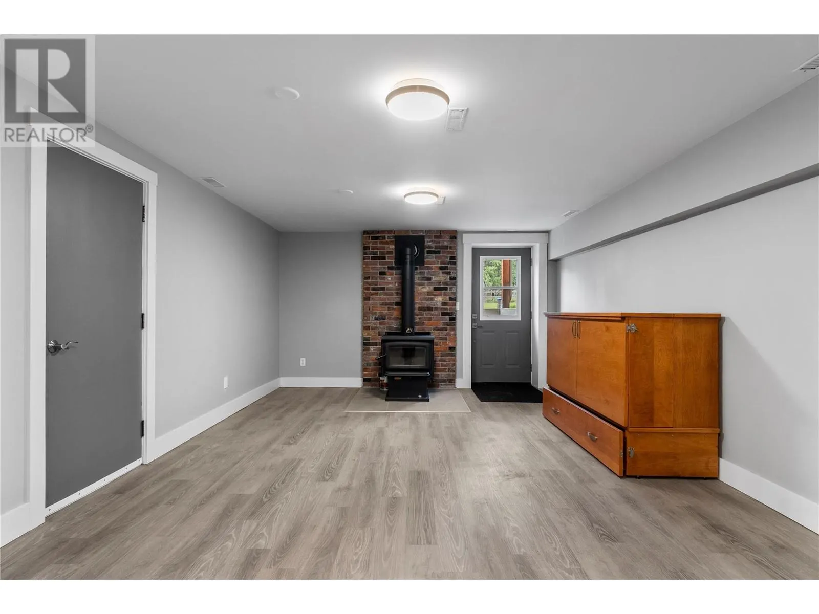 1851 70 Street SE