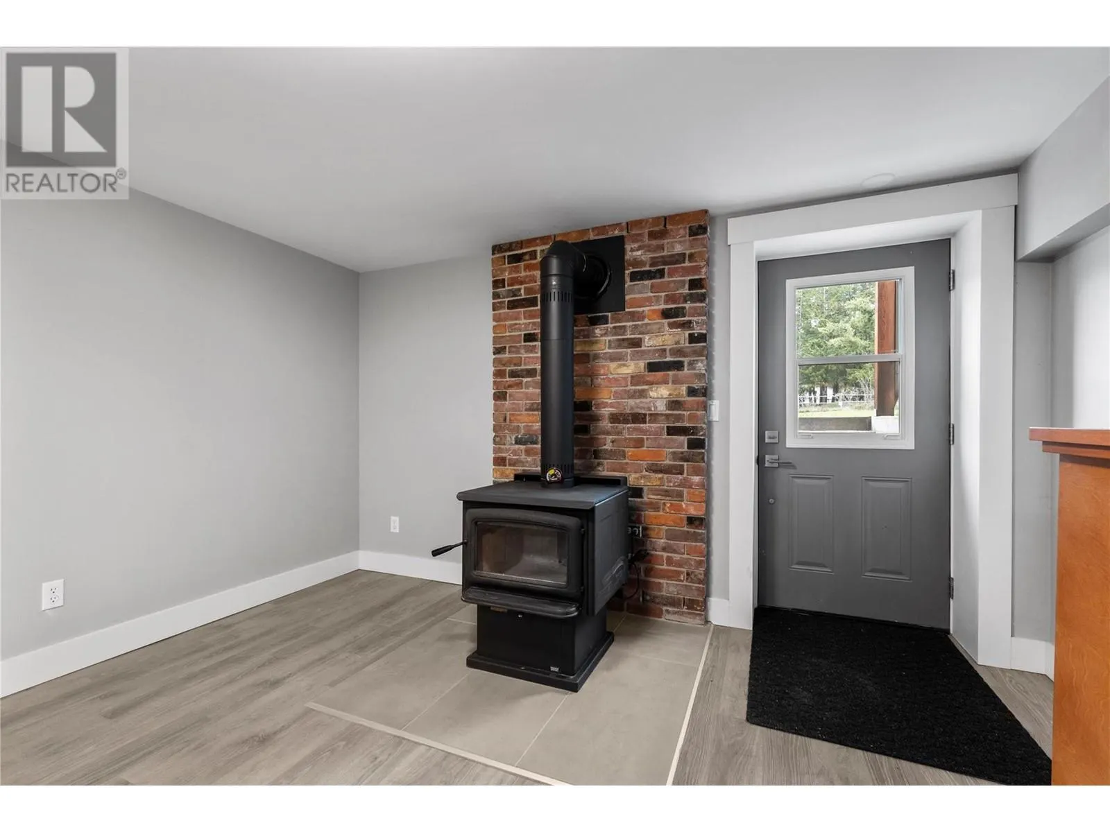 1851 70 Street SE
