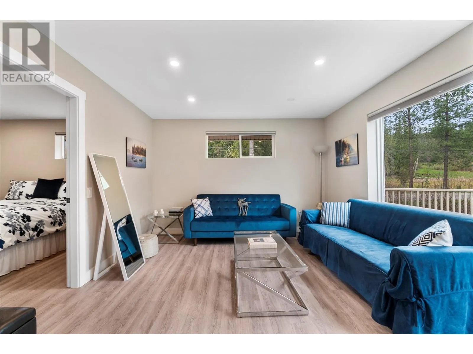 1851 70 Street SE