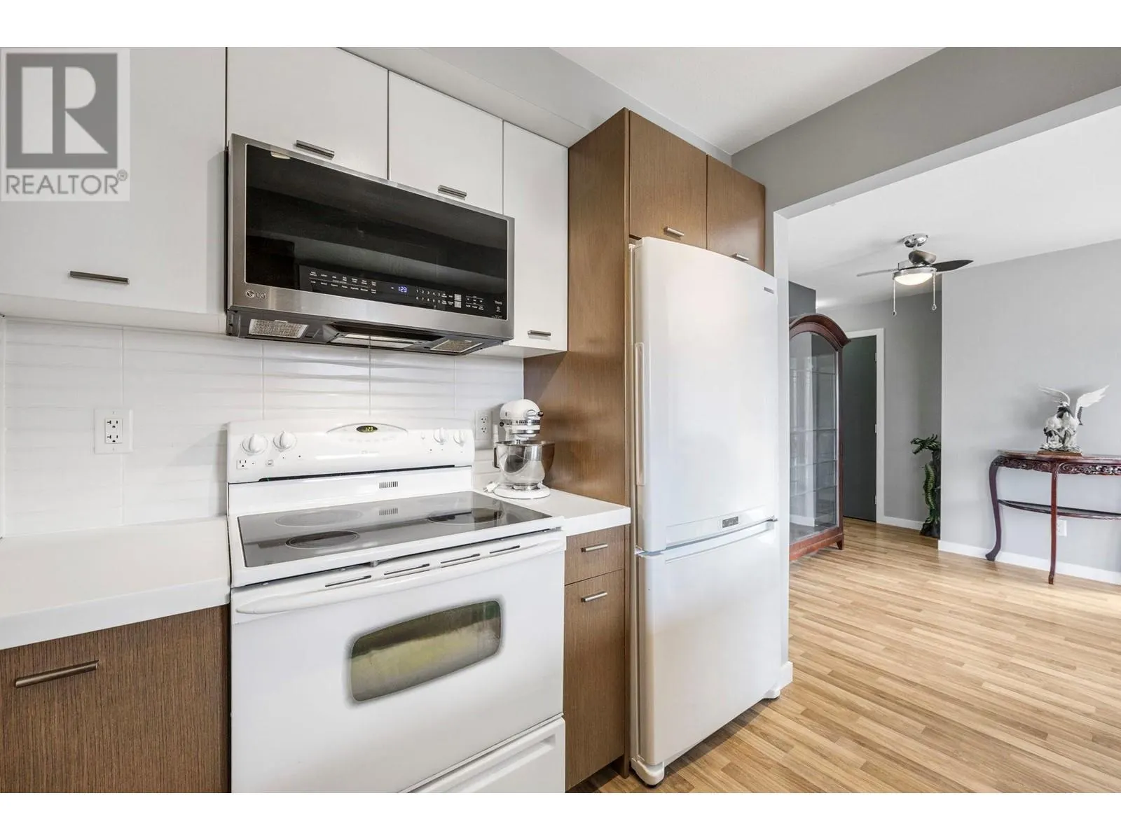 1550 Dickson Avenue Unit# 222