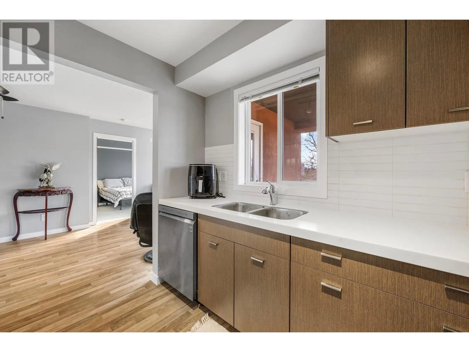 1550 Dickson Avenue Unit# 222