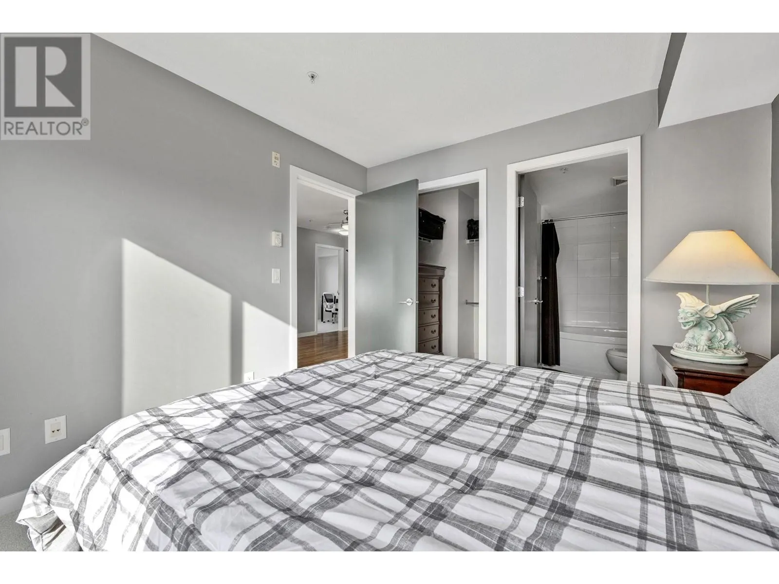 1550 Dickson Avenue Unit# 222