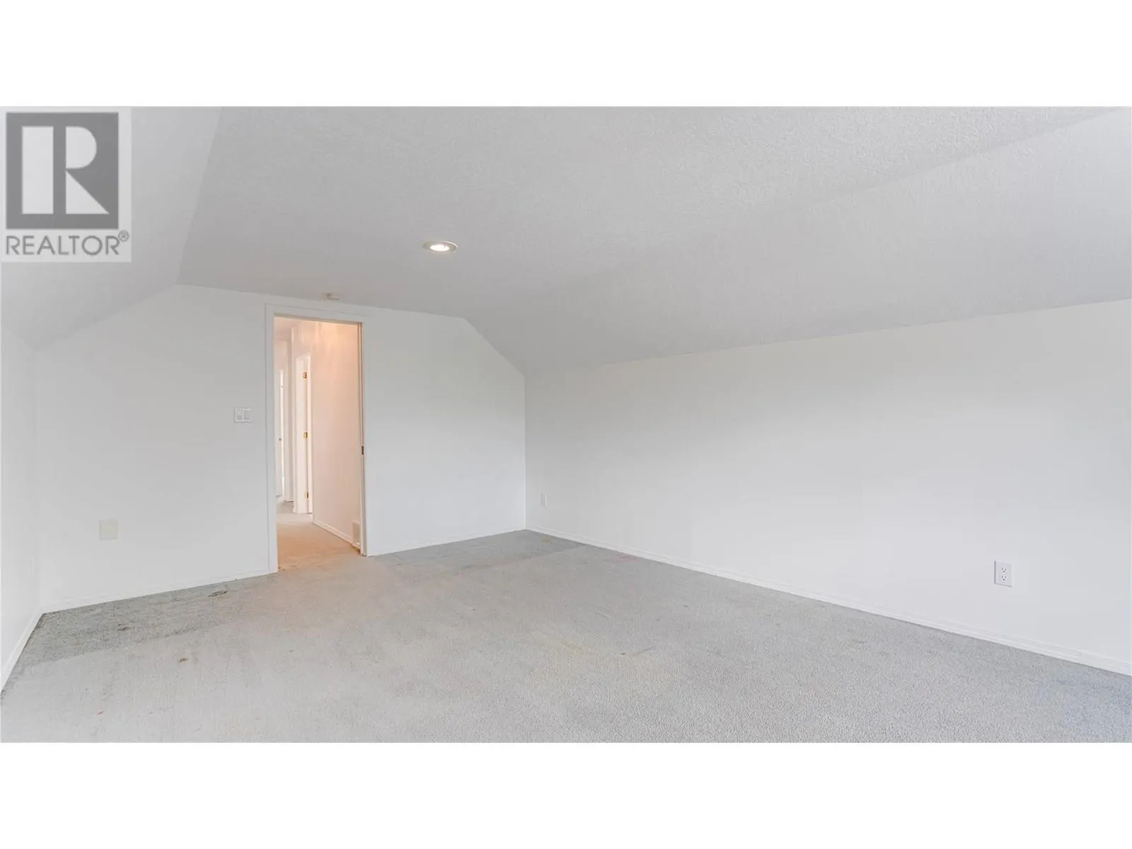 2224 Cedar Ridge Street