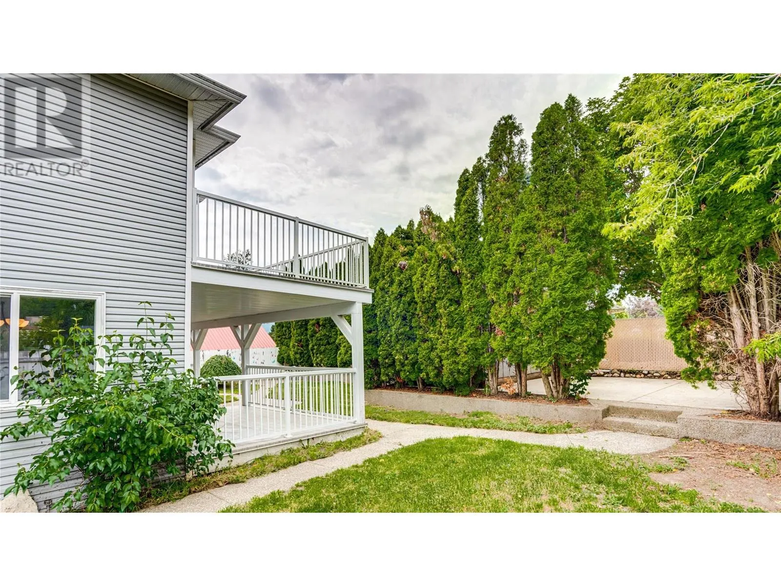 2224 Cedar Ridge Street