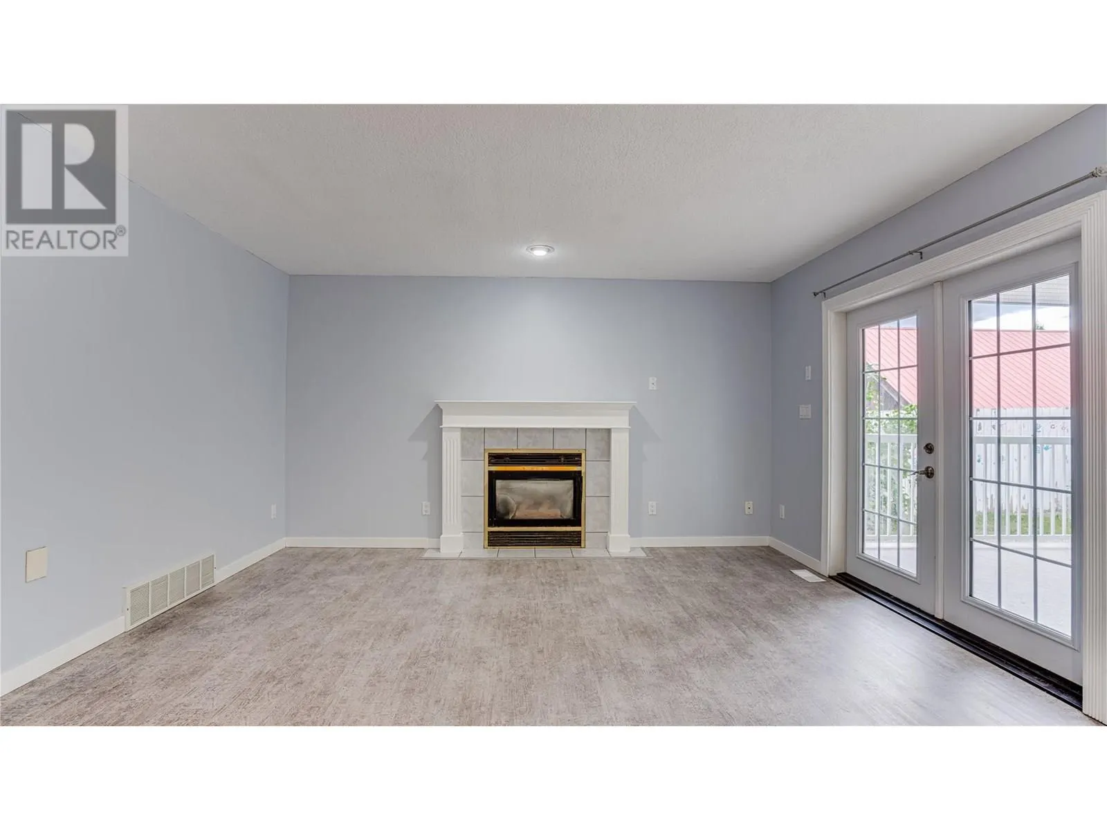 2224 Cedar Ridge Street