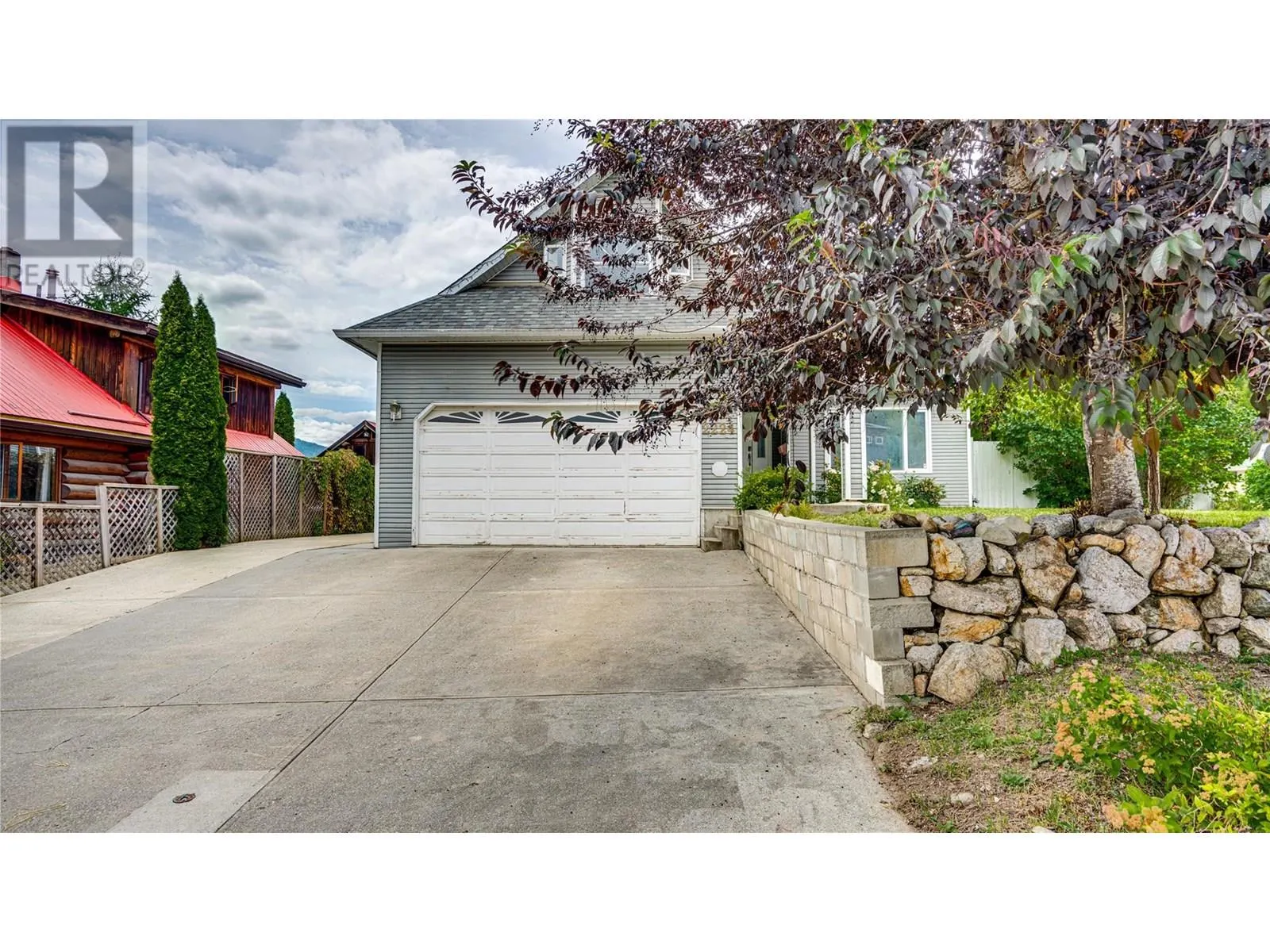2224 Cedar Ridge Street