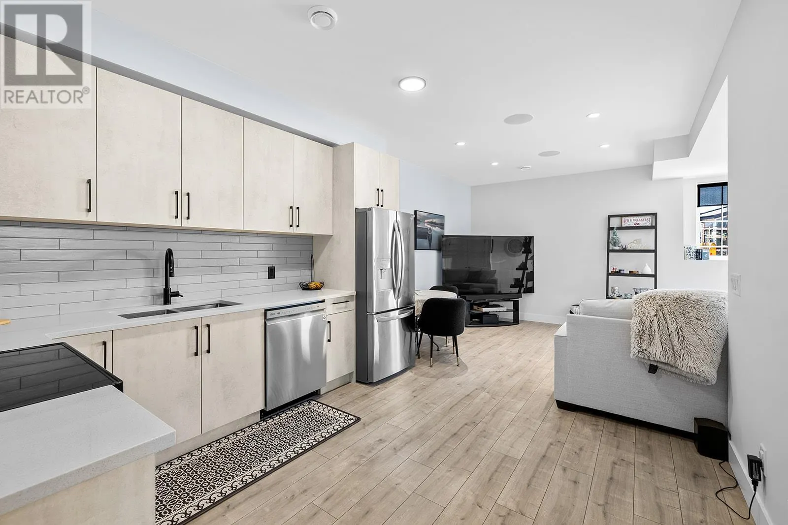 443 Redtail Court