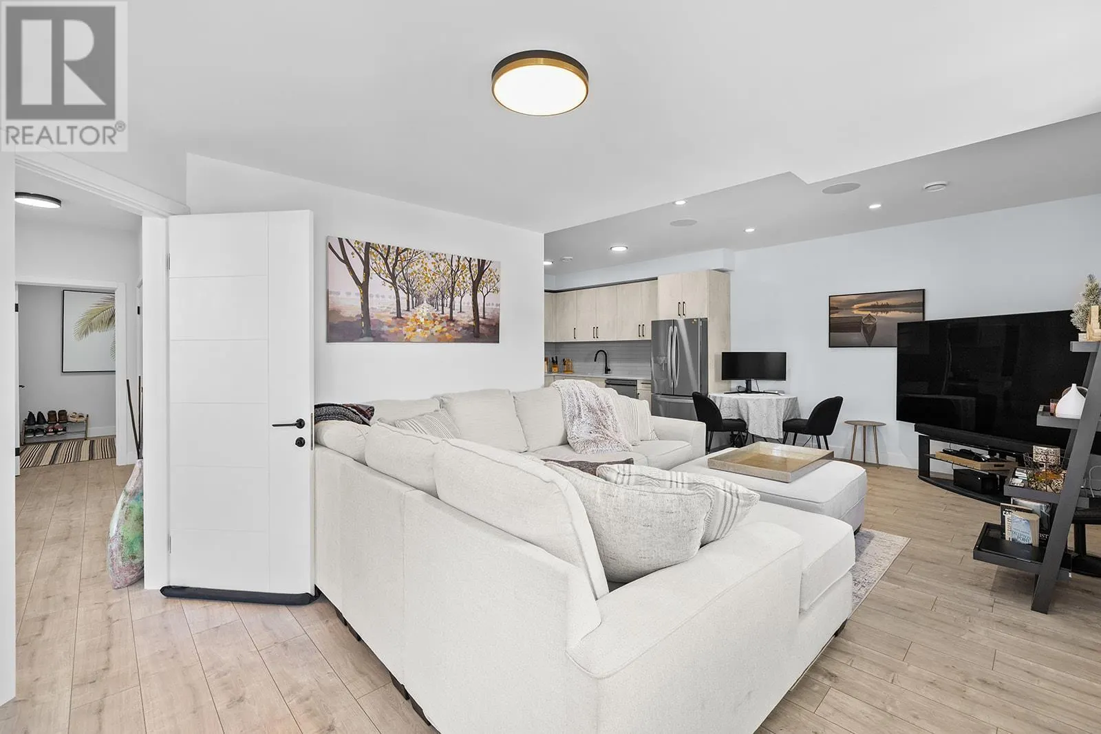 443 Redtail Court