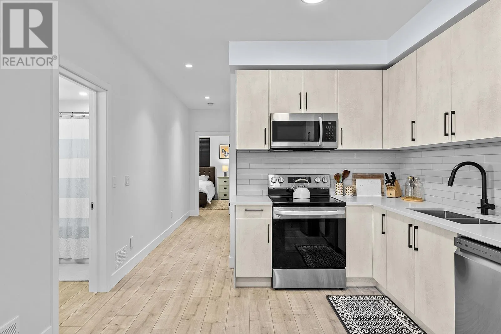 443 Redtail Court