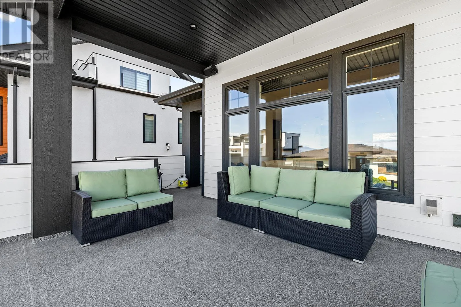 443 Redtail Court